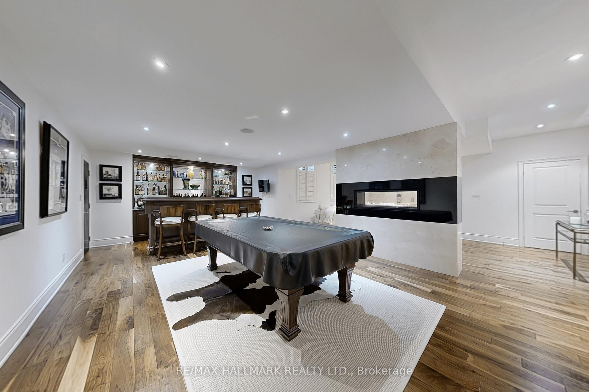 Photo 37 of 122 Carisbrooke Circle, Aurora, Bayview Southeast — HOMEH