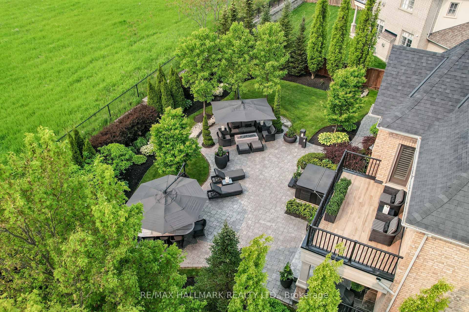 Photo 46 of 122 Carisbrooke Circle, Aurora, Bayview Southeast — HOMEH