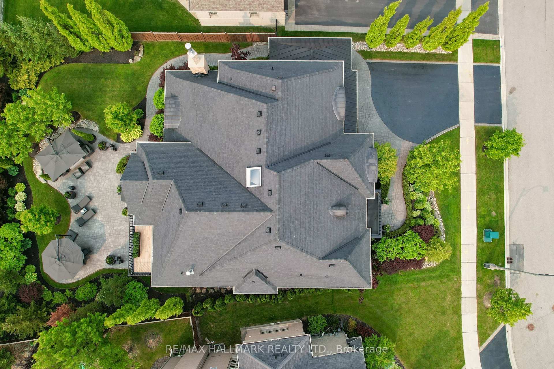 Photo 49 of 122 Carisbrooke Circle, Aurora, Bayview Southeast — HOMEH