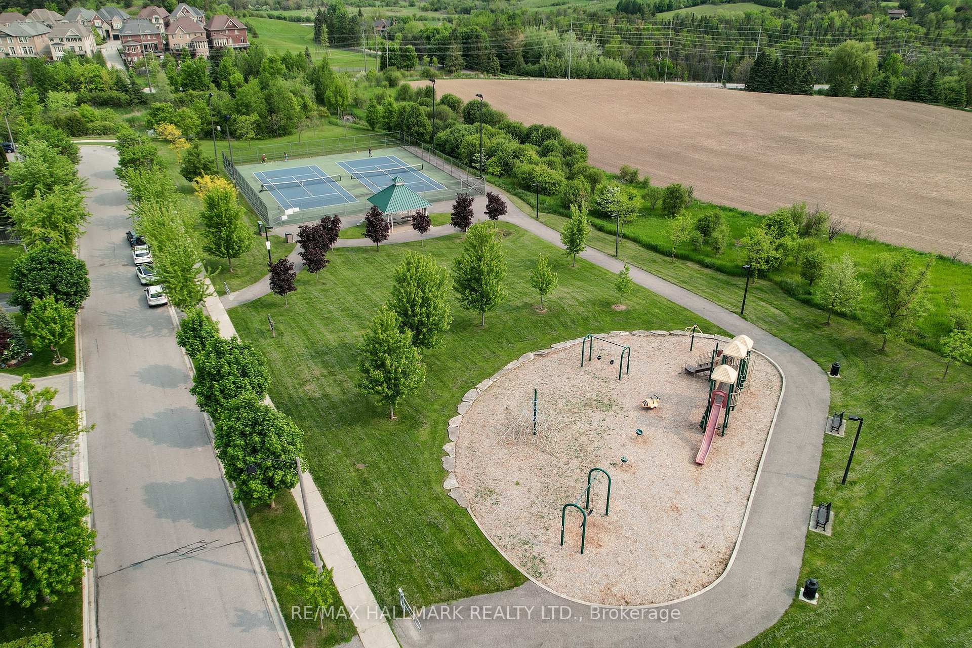 Photo 50 of 122 Carisbrooke Circle, Aurora, Bayview Southeast — HOMEH