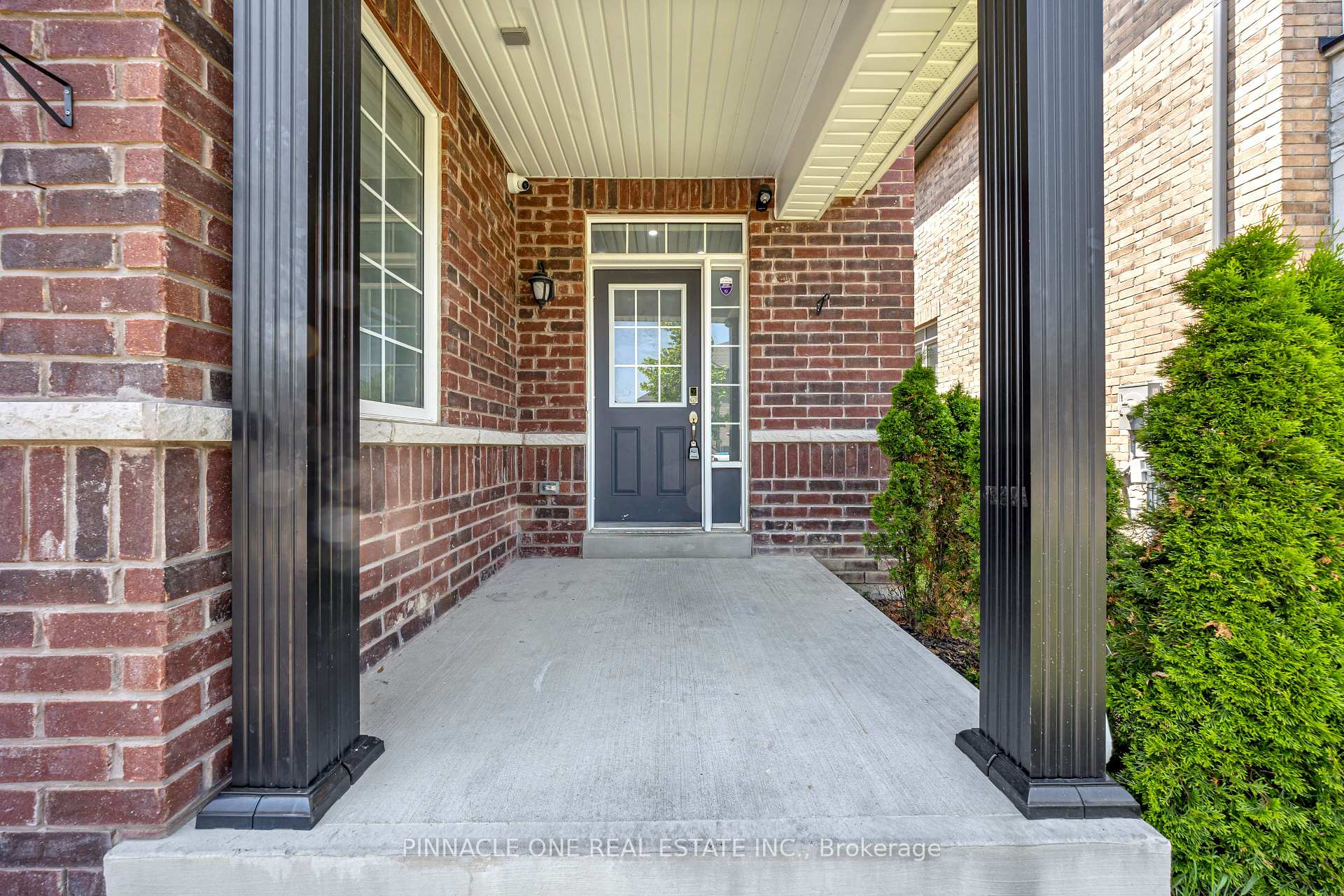 Photo 5 of 1042 Byron Street N, Whitby, Williamsburg — HOMEH