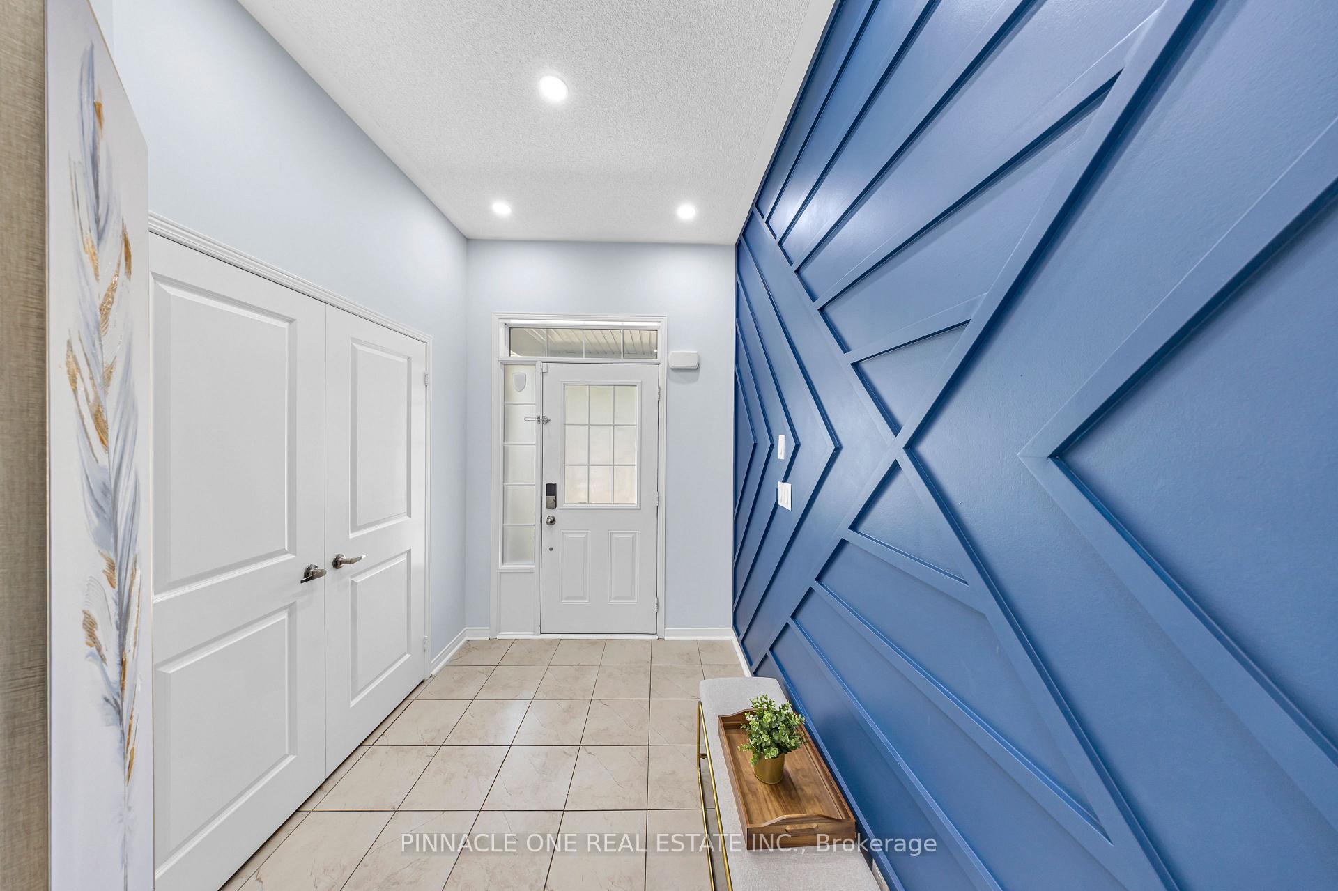 Photo 10 of 1042 Byron Street N, Whitby, Williamsburg — HOMEH