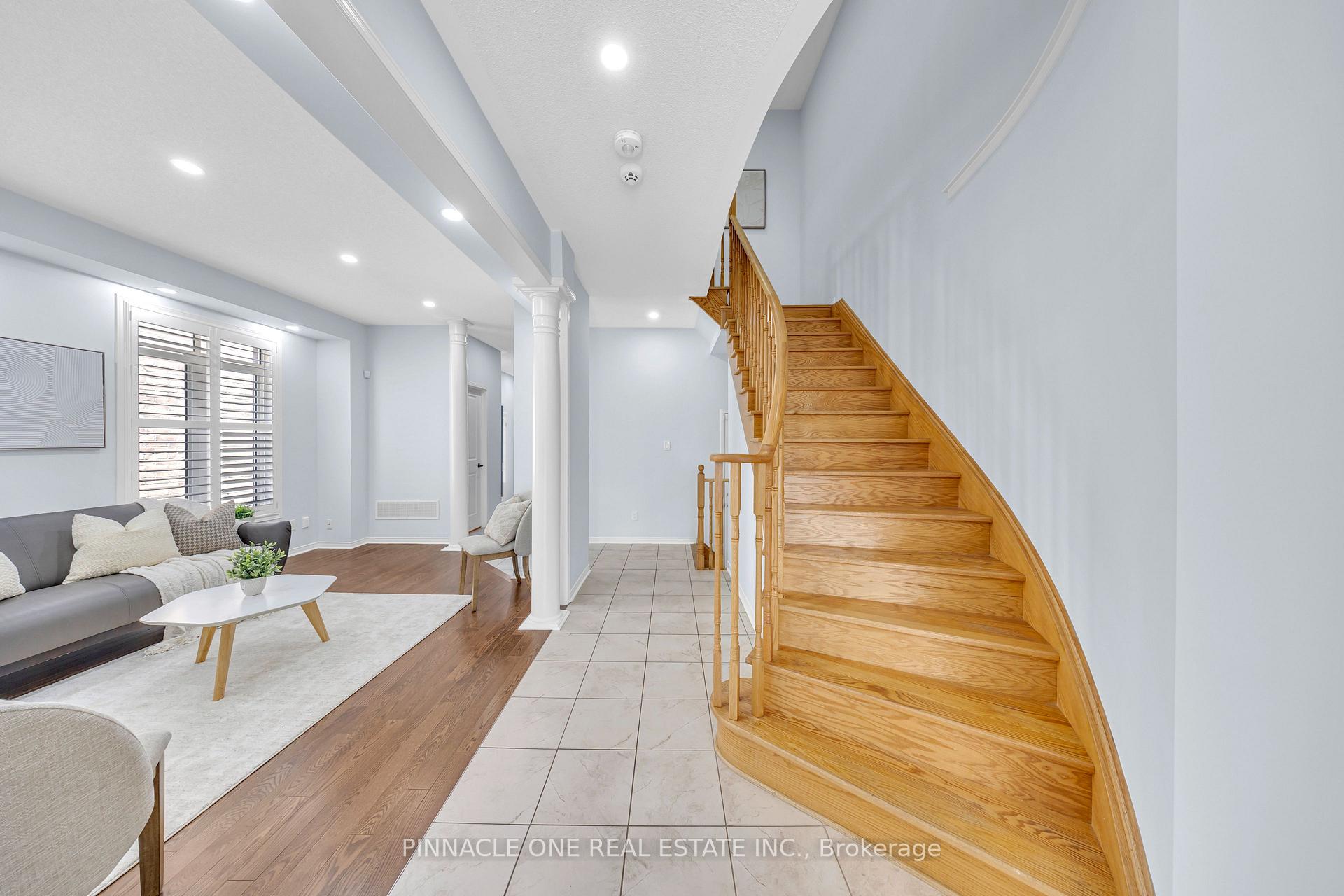 Photo 16 of 1042 Byron Street N, Whitby, Williamsburg — HOMEH