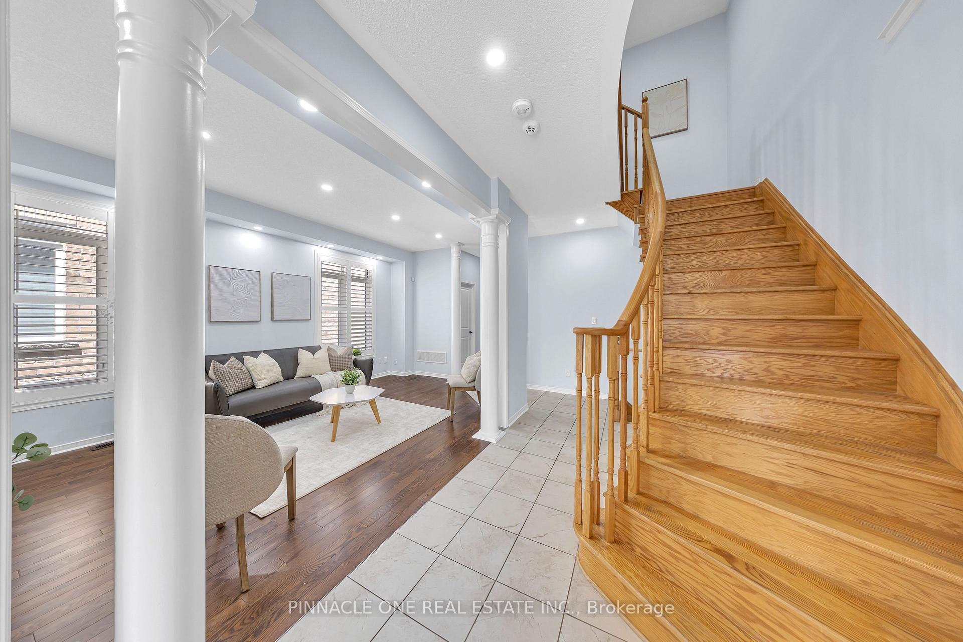 Photo 17 of 1042 Byron Street N, Whitby, Williamsburg — HOMEH