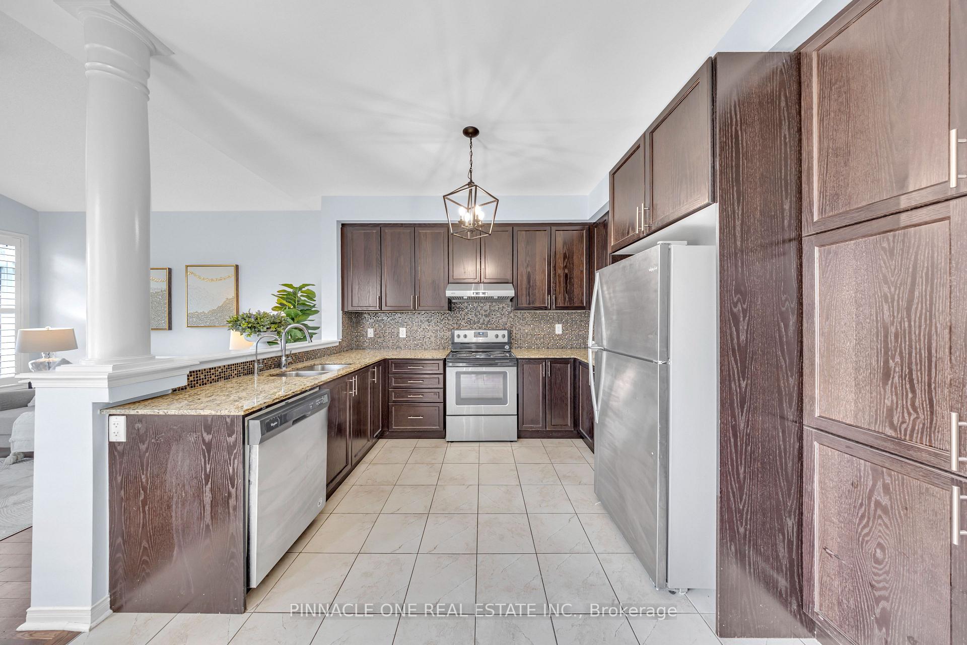 Photo 19 of 1042 Byron Street N, Whitby, Williamsburg — HOMEH