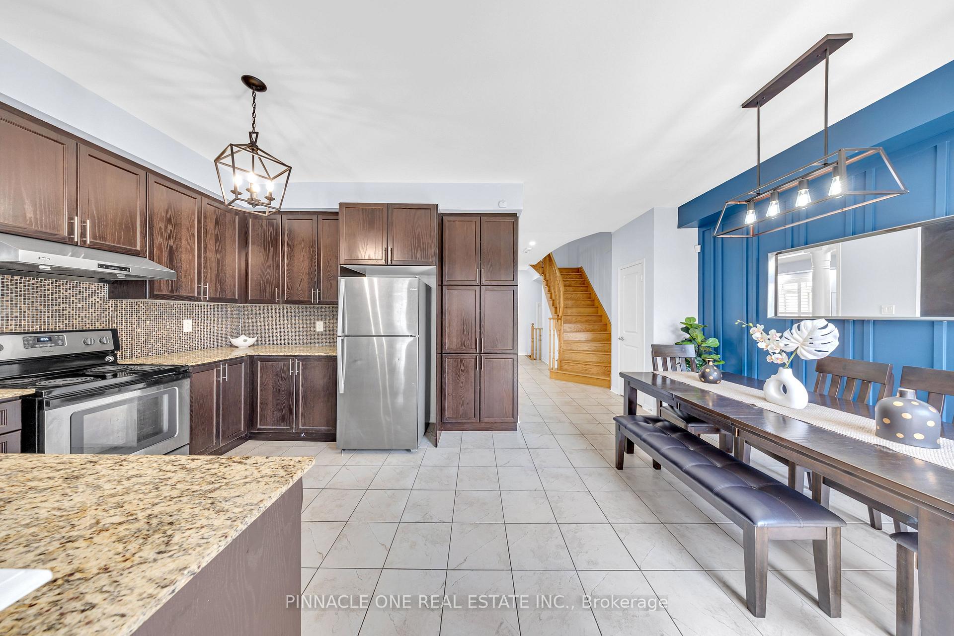 Photo 25 of 1042 Byron Street N, Whitby, Williamsburg — HOMEH