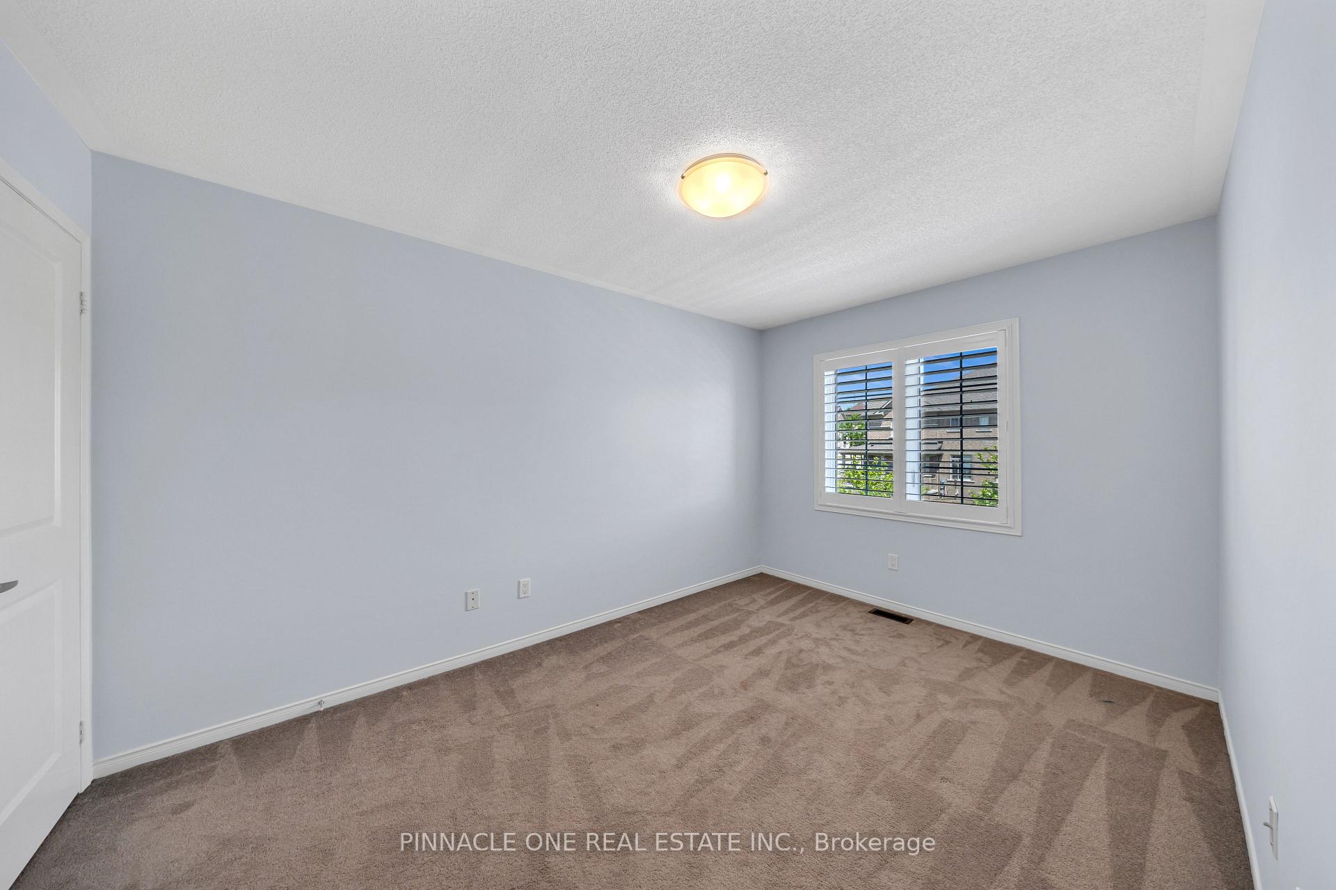 Photo 37 of 1042 Byron Street N, Whitby, Williamsburg — HOMEH