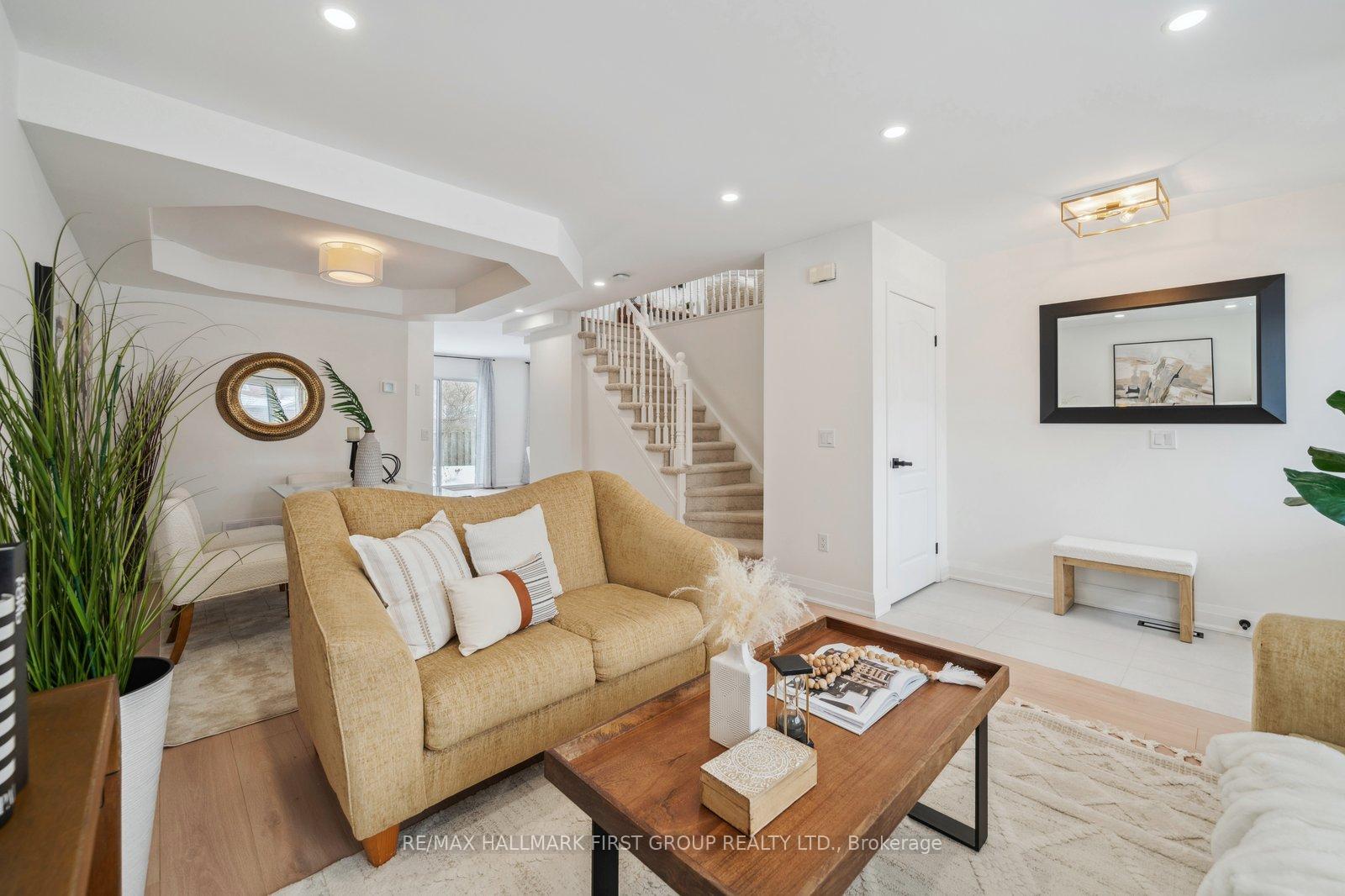 Photo 5 of 1547 Arcadia Square, Pickering, Amberlea — HOMEH