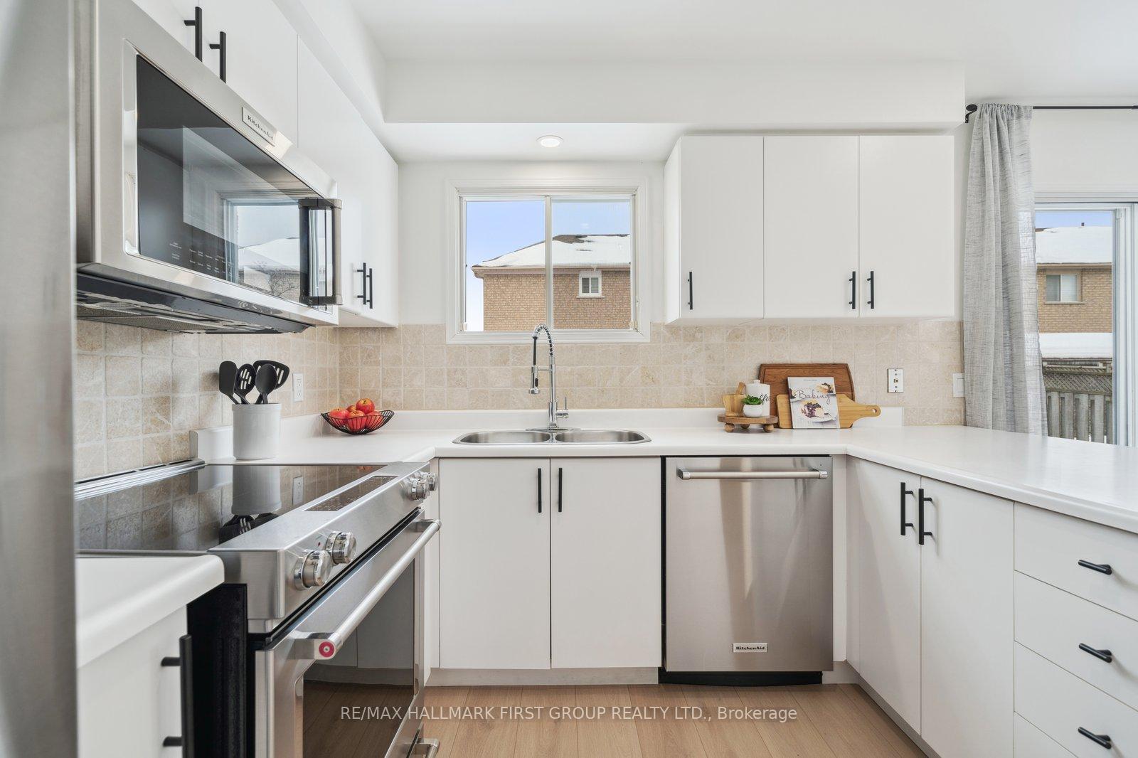 Photo 10 of 1547 Arcadia Square, Pickering, Amberlea — HOMEH