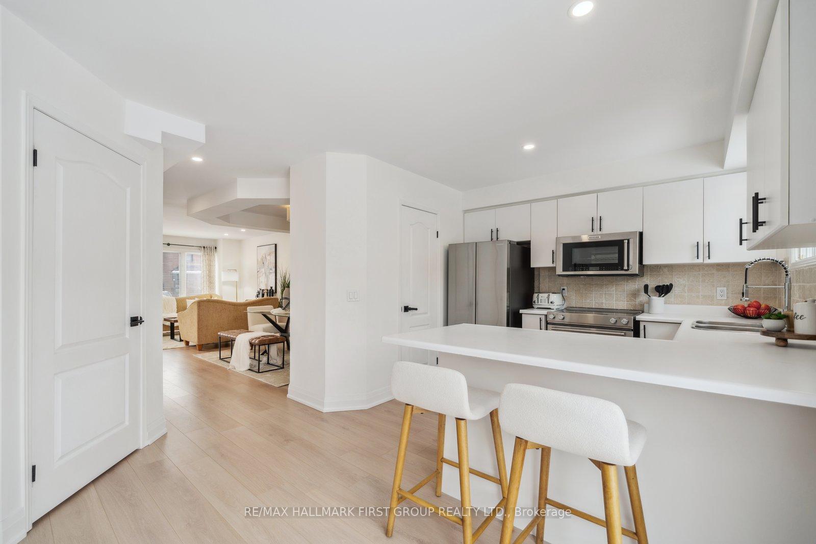 Photo 12 of 1547 Arcadia Square, Pickering, Amberlea — HOMEH