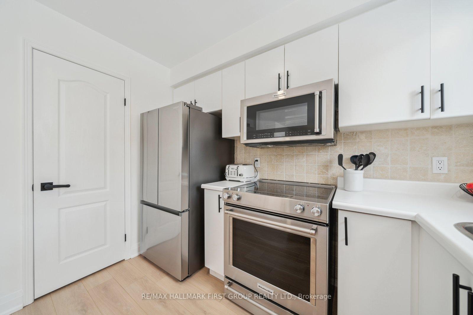 Photo 13 of 1547 Arcadia Square, Pickering, Amberlea — HOMEH