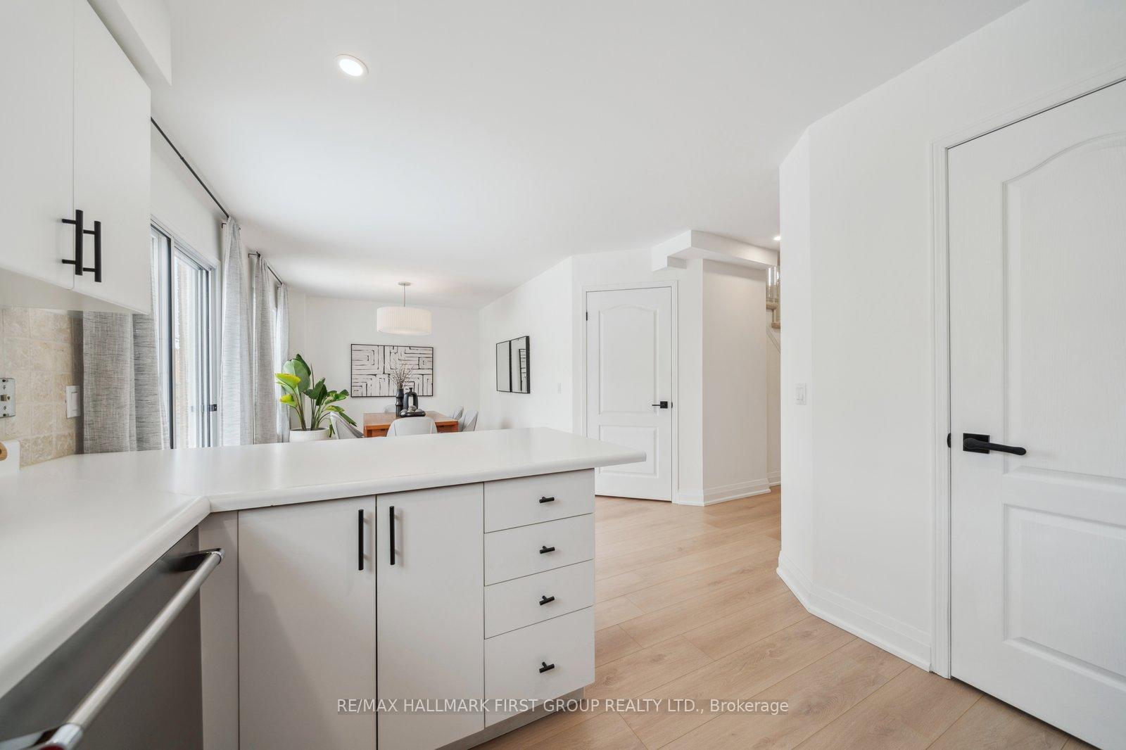 Photo 14 of 1547 Arcadia Square, Pickering, Amberlea — HOMEH