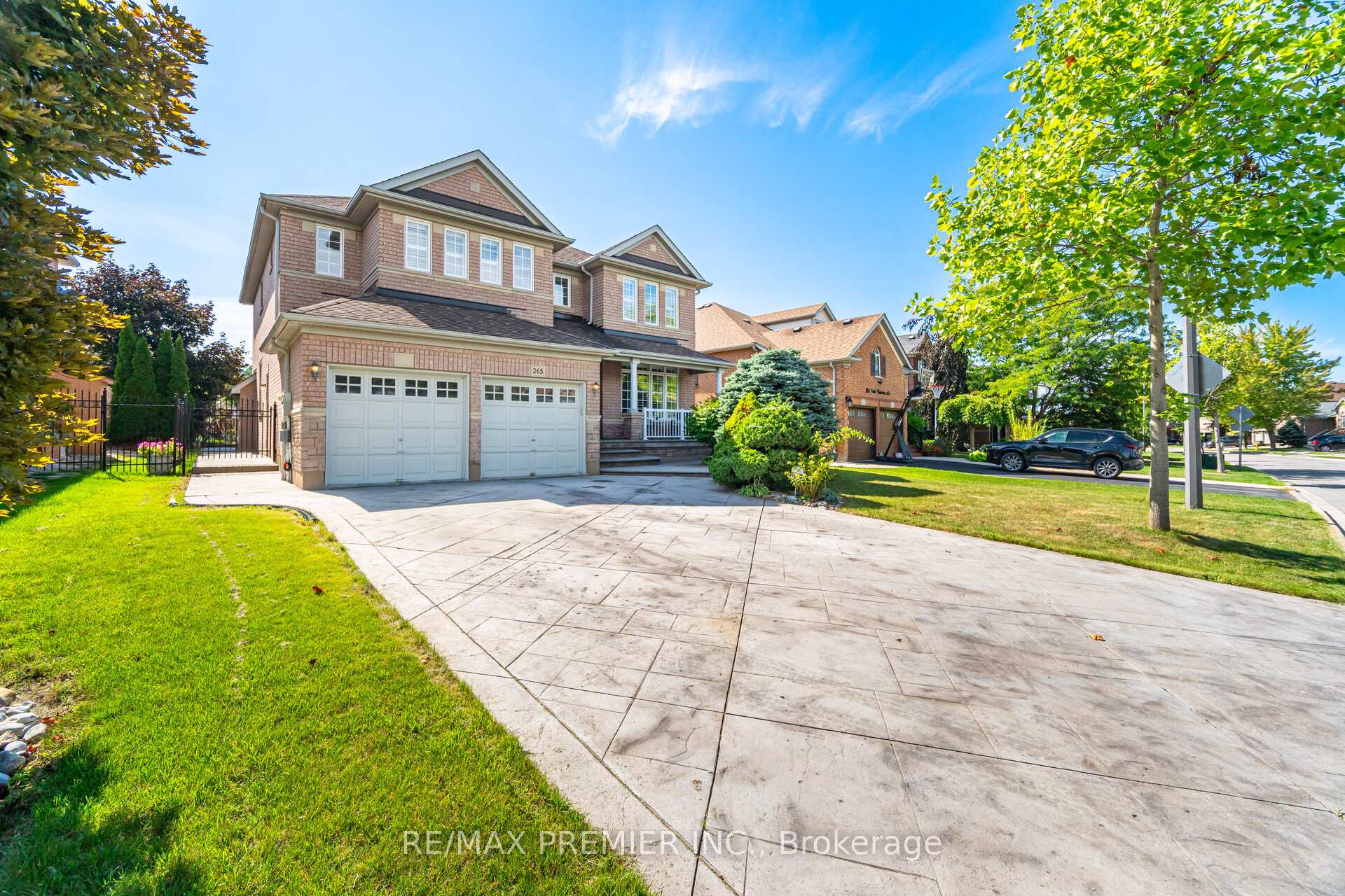 Photo 3 of 265 Julia Valentina Avenue, Vaughan, Sonoma Heights — HOMEH
