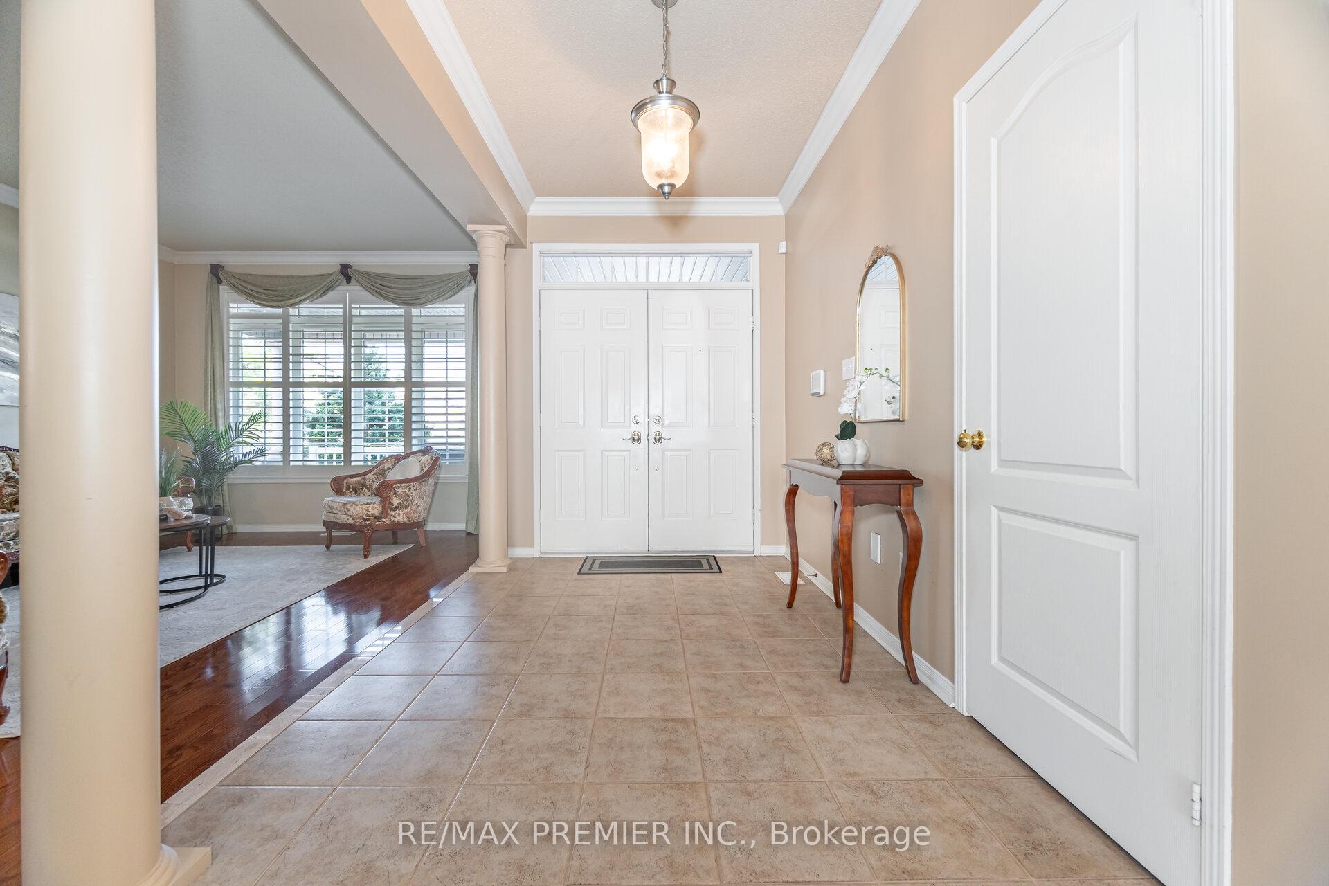Photo 5 of 265 Julia Valentina Avenue, Vaughan, Sonoma Heights — HOMEH