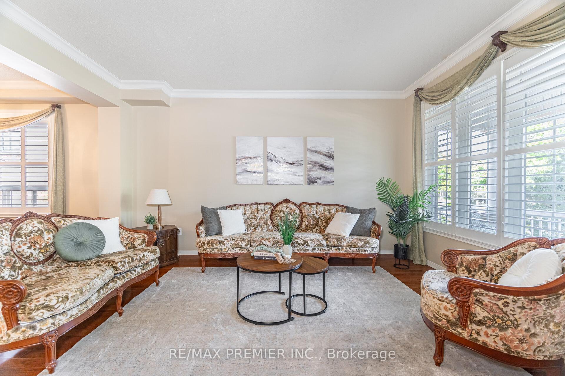 Photo 7 of 265 Julia Valentina Avenue, Vaughan, Sonoma Heights — HOMEH