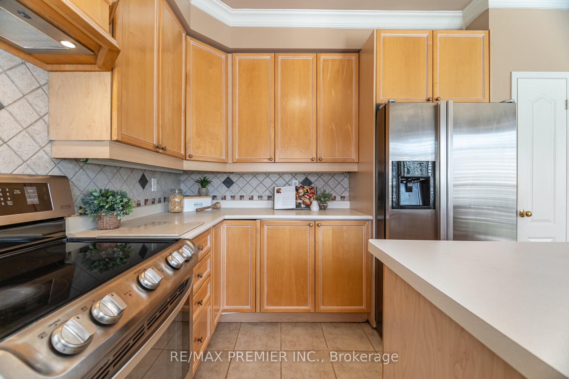 Photo 14 of 265 Julia Valentina Avenue, Vaughan, Sonoma Heights — HOMEH