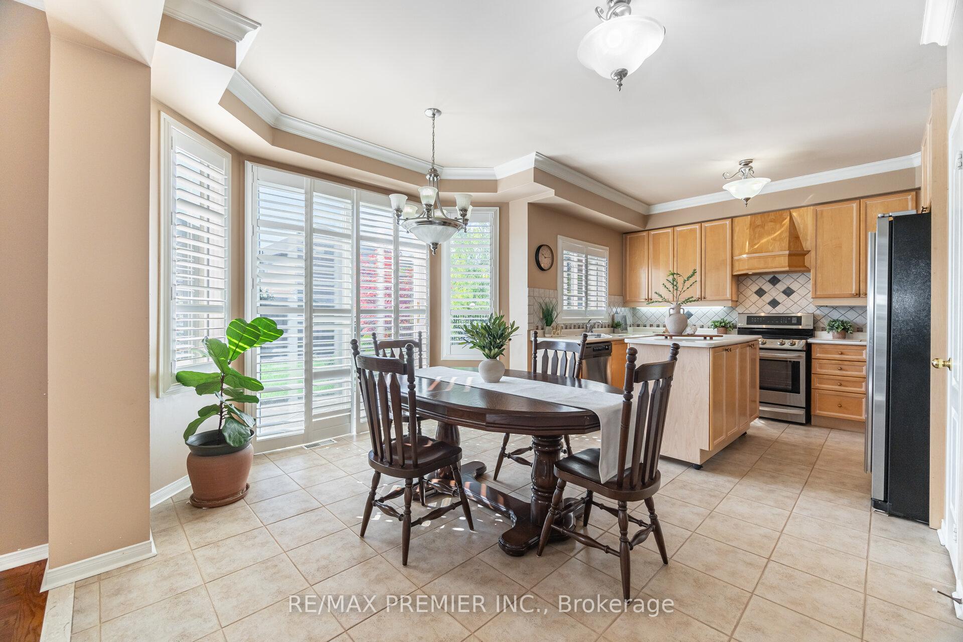 Photo 15 of 265 Julia Valentina Avenue, Vaughan, Sonoma Heights — HOMEH