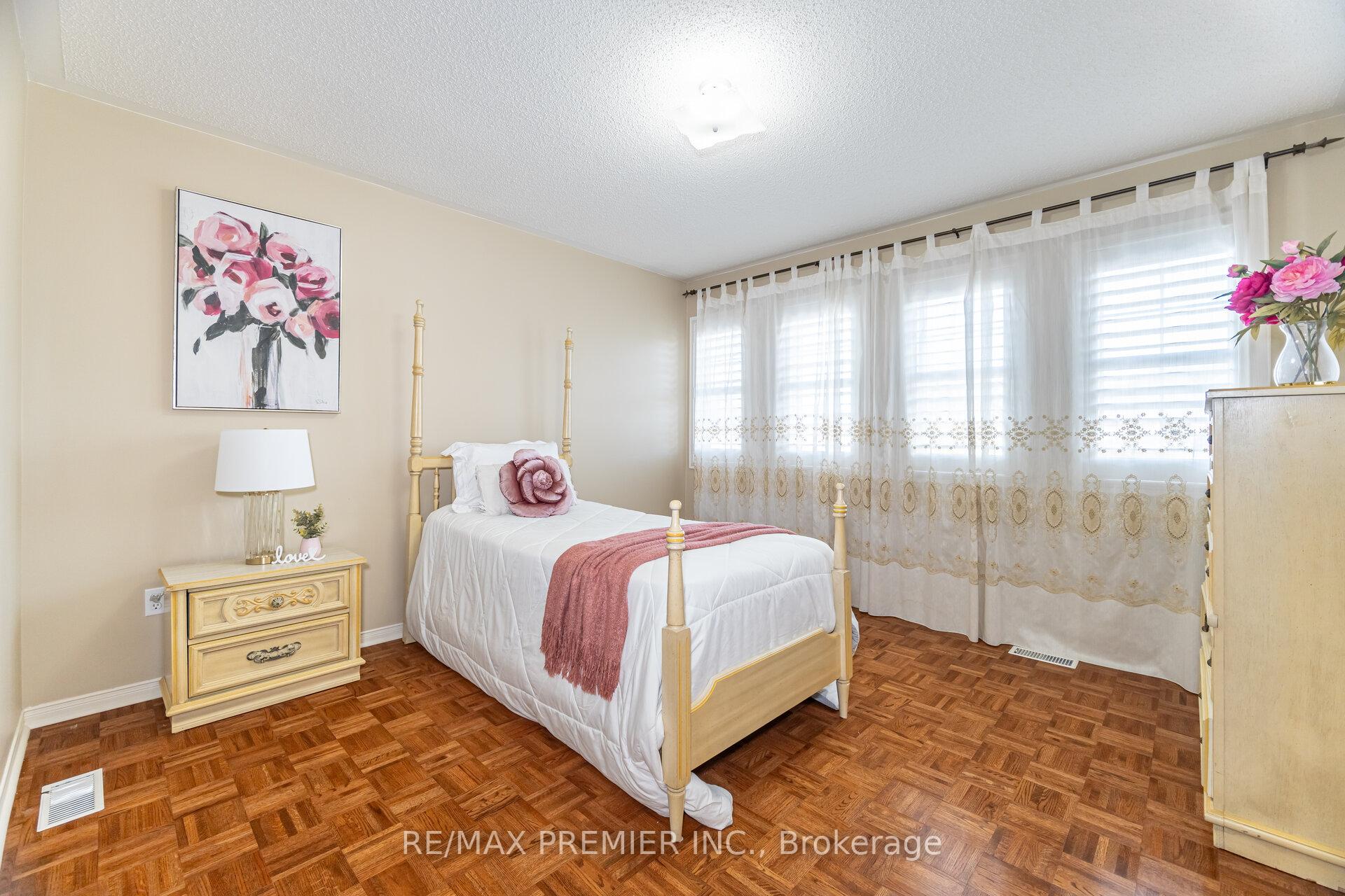 Photo 33 of 265 Julia Valentina Avenue, Vaughan, Sonoma Heights — HOMEH