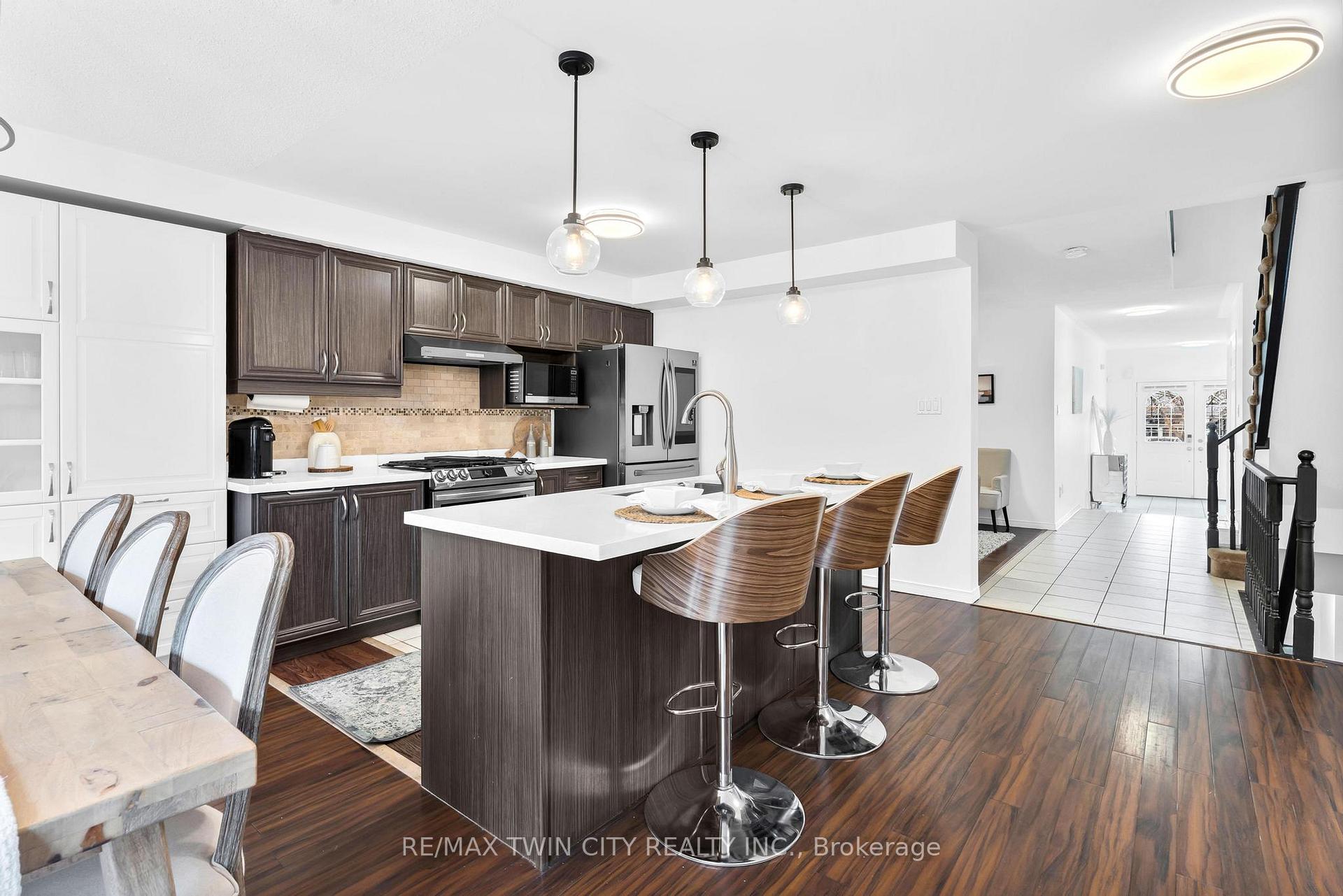 Photo 3 of 95 Bettina Place, Whitby, Rolling Acres — HOMEH