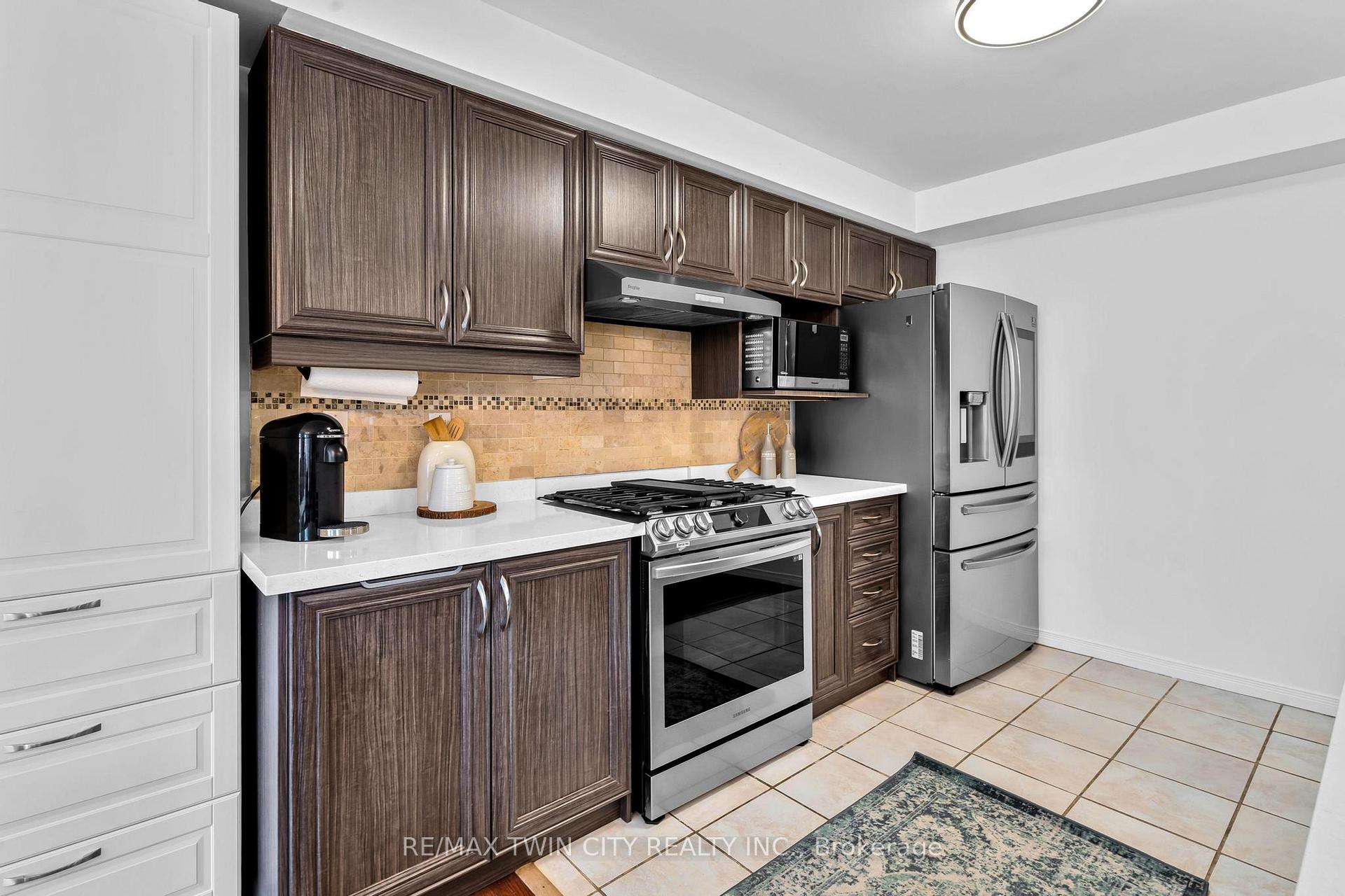 Photo 4 of 95 Bettina Place, Whitby, Rolling Acres — HOMEH