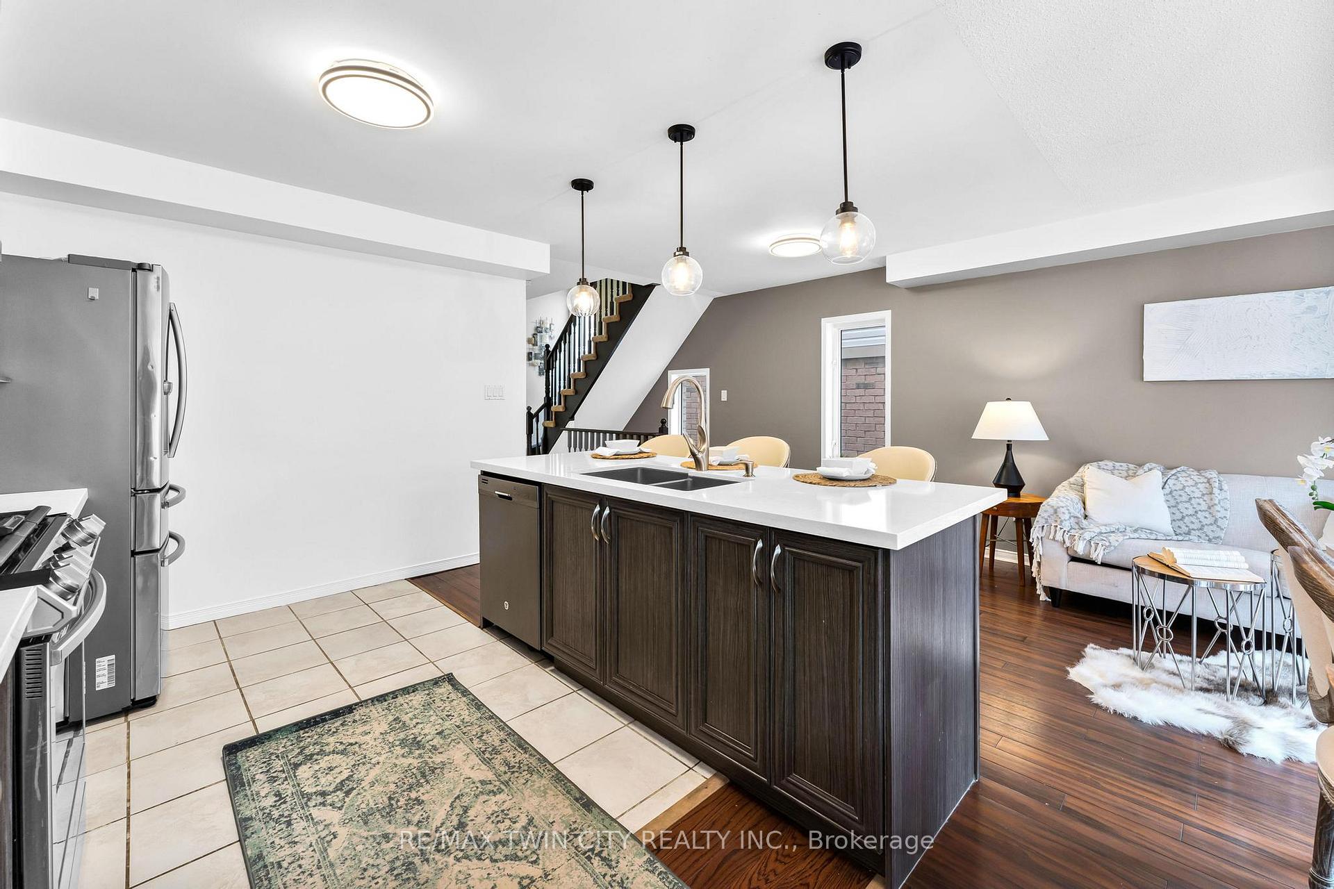 Photo 5 of 95 Bettina Place, Whitby, Rolling Acres — HOMEH