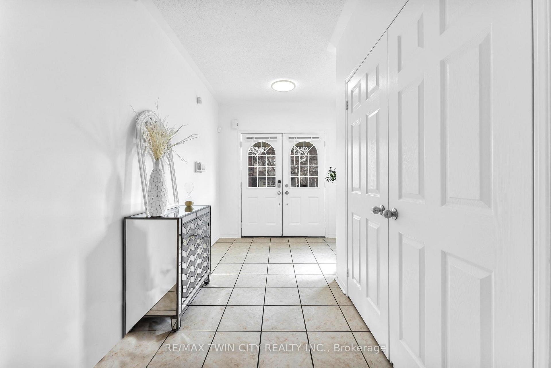 Photo 9 of 95 Bettina Place, Whitby, Rolling Acres — HOMEH