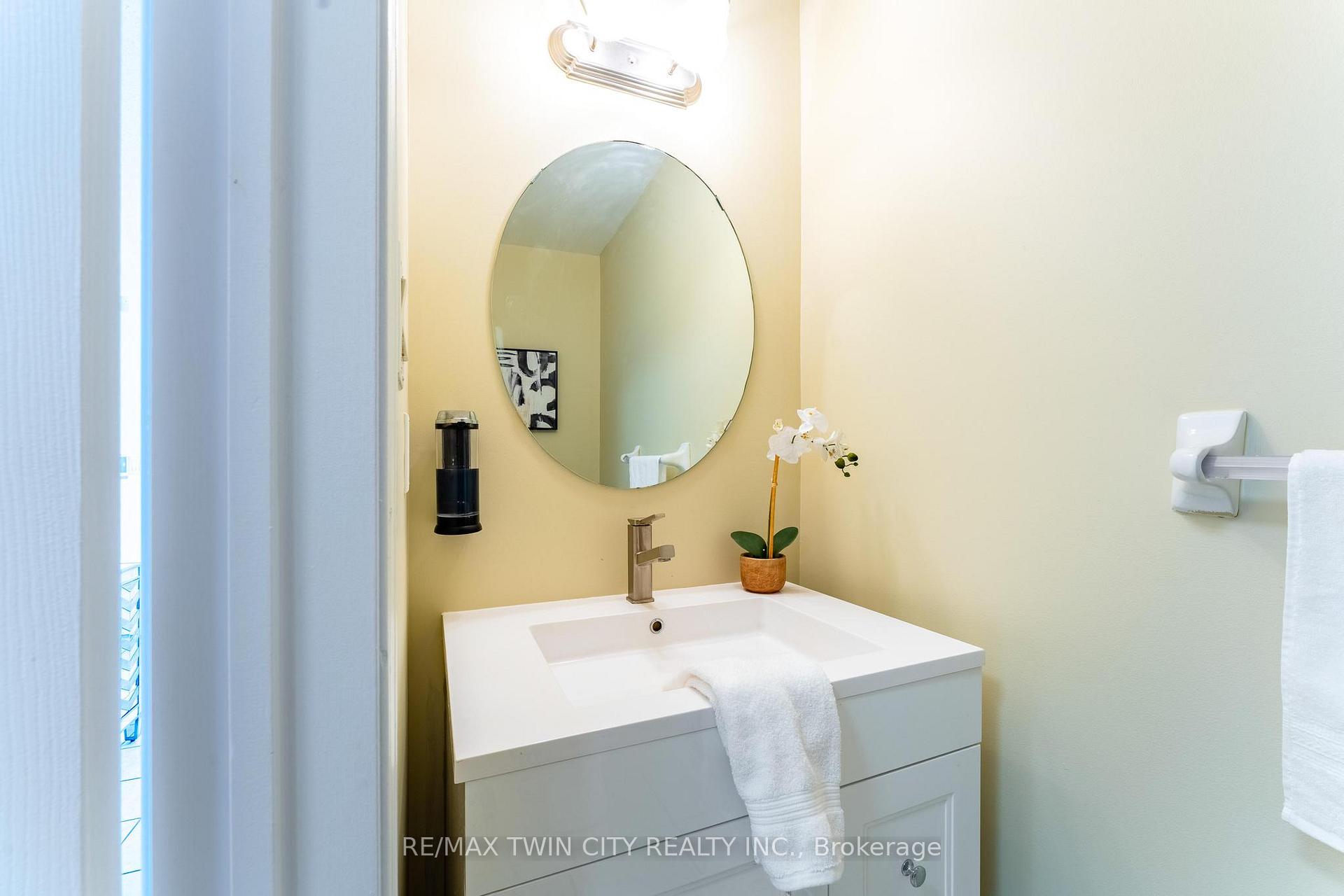 Photo 13 of 95 Bettina Place, Whitby, Rolling Acres — HOMEH
