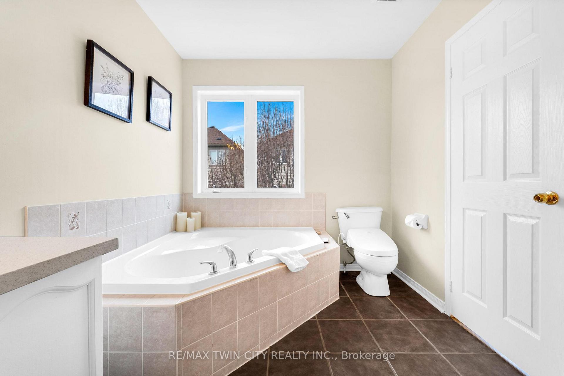 Photo 18 of 95 Bettina Place, Whitby, Rolling Acres — HOMEH