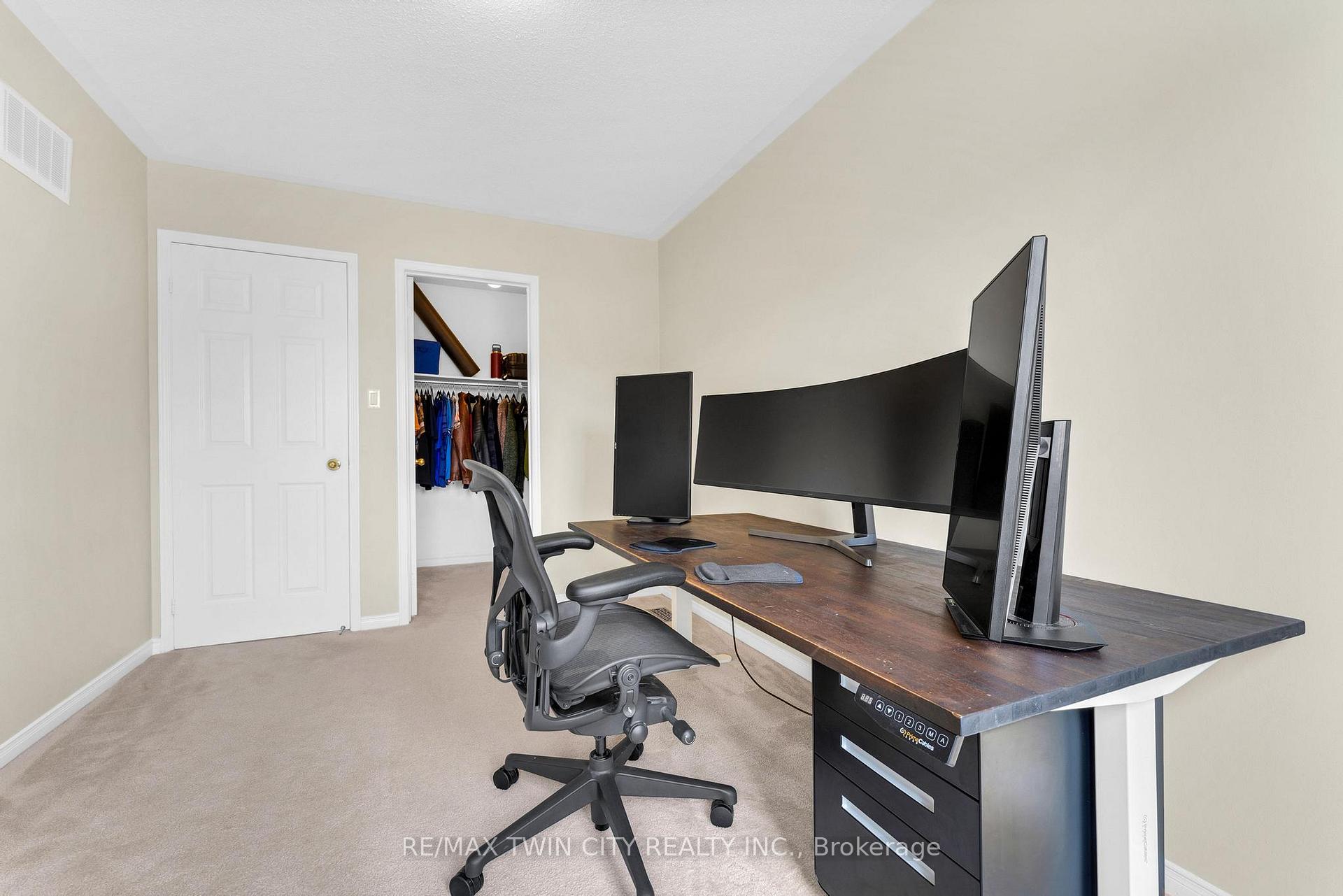 Photo 23 of 95 Bettina Place, Whitby, Rolling Acres — HOMEH