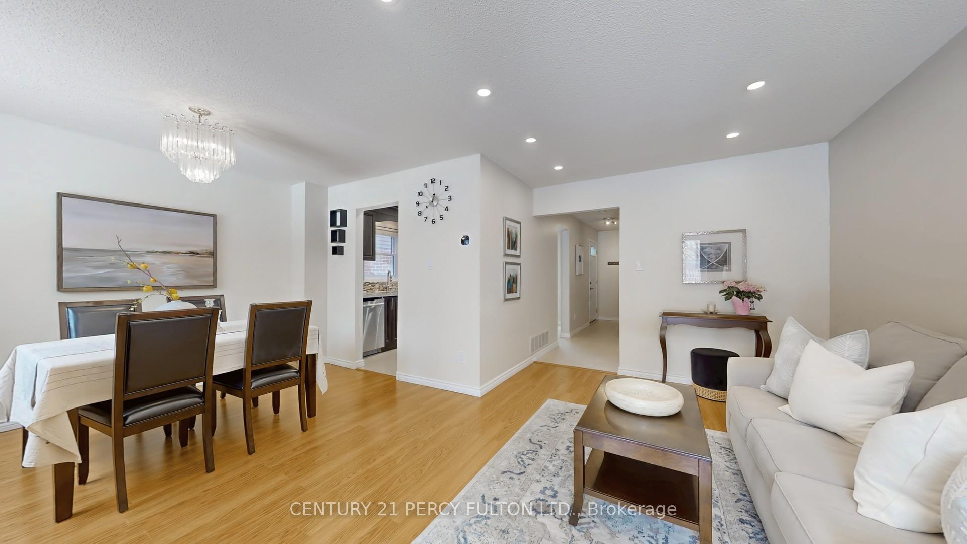Photo 5 of 1152 Tanzer Court, Pickering, Bay Ridges — HOMEH