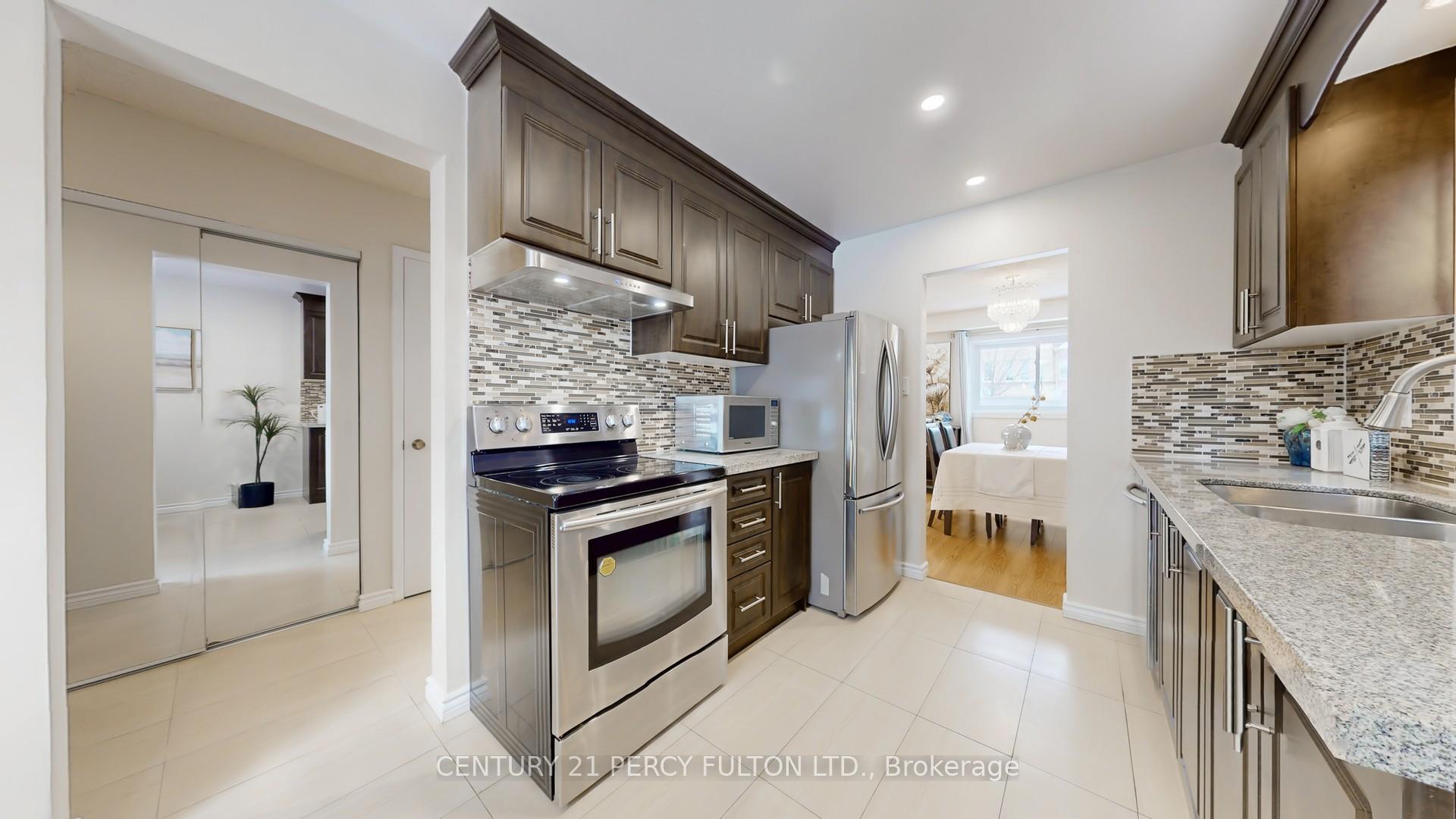 Photo 9 of 1152 Tanzer Court, Pickering, Bay Ridges — HOMEH
