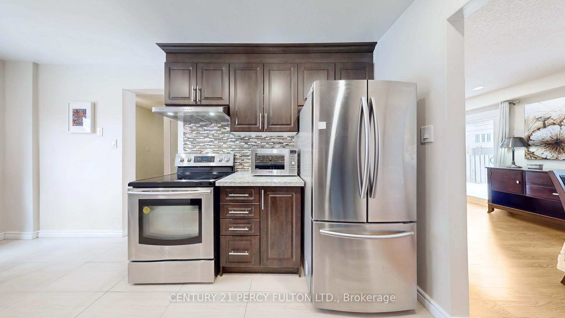Photo 10 of 1152 Tanzer Court, Pickering, Bay Ridges — HOMEH