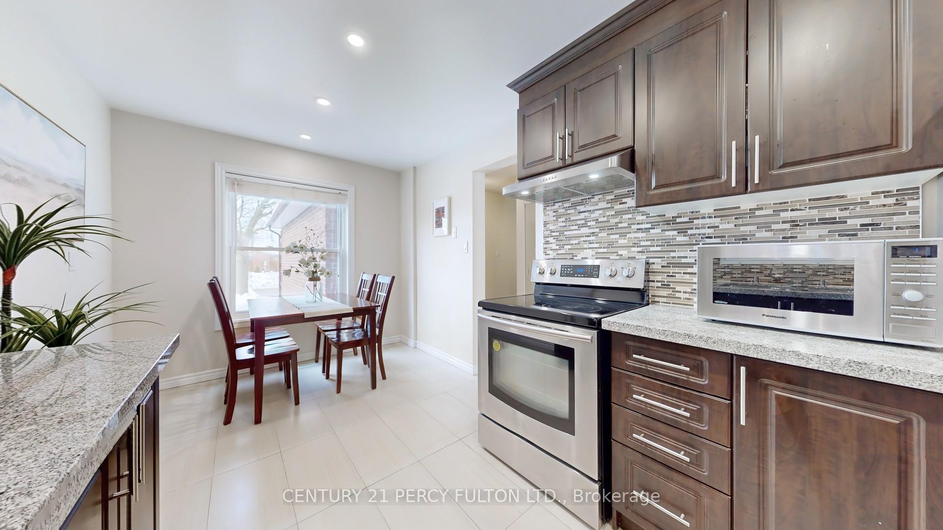 Photo 11 of 1152 Tanzer Court, Pickering, Bay Ridges — HOMEH