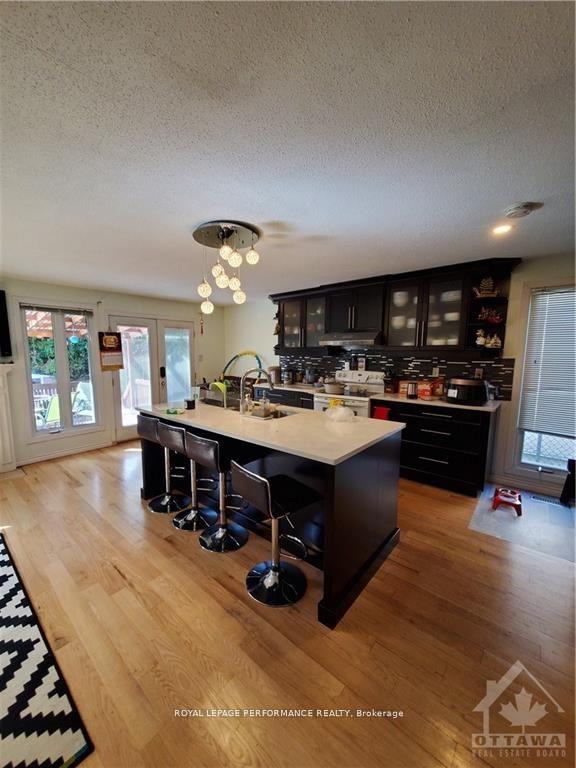 Photo 2 of 1064 Alenmede Crescent, Ottawa, Fairfield Heights — HOMEH