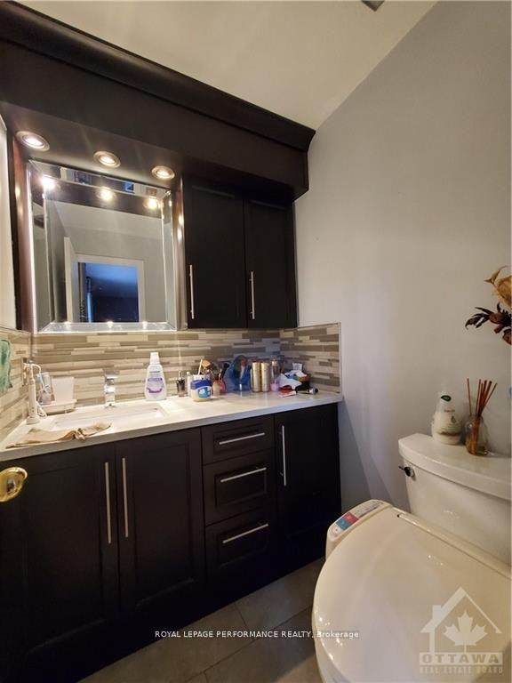 Photo 4 of 1064 Alenmede Crescent, Ottawa, Fairfield Heights — HOMEH
