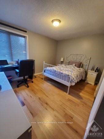 Photo 3 of 1064 Alenmede Crescent, Ottawa, Fairfield Heights — HOMEH