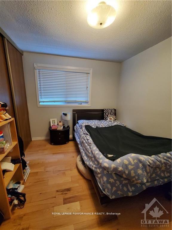 Photo 7 of 1064 Alenmede Crescent, Ottawa, Fairfield Heights — HOMEH
