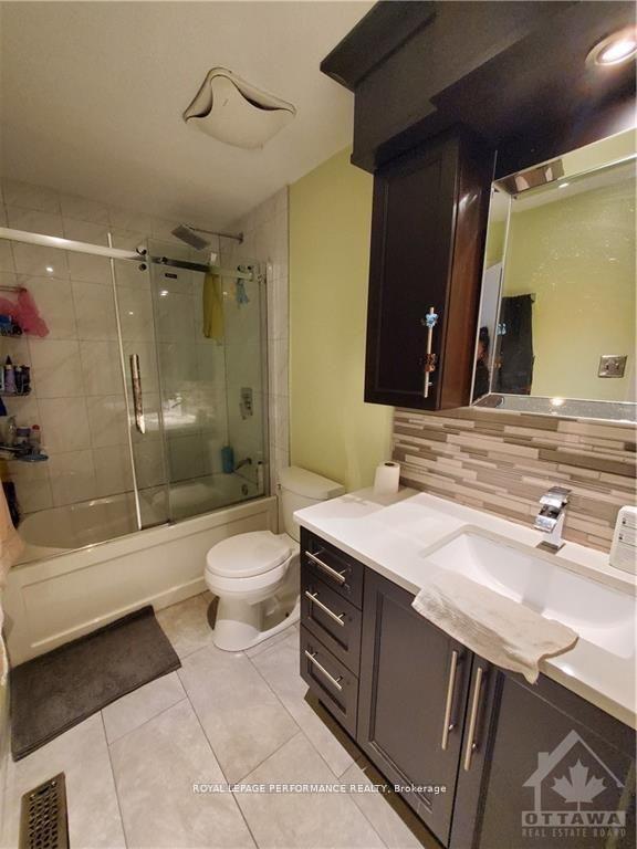 Photo 8 of 1064 Alenmede Crescent, Ottawa, Fairfield Heights — HOMEH