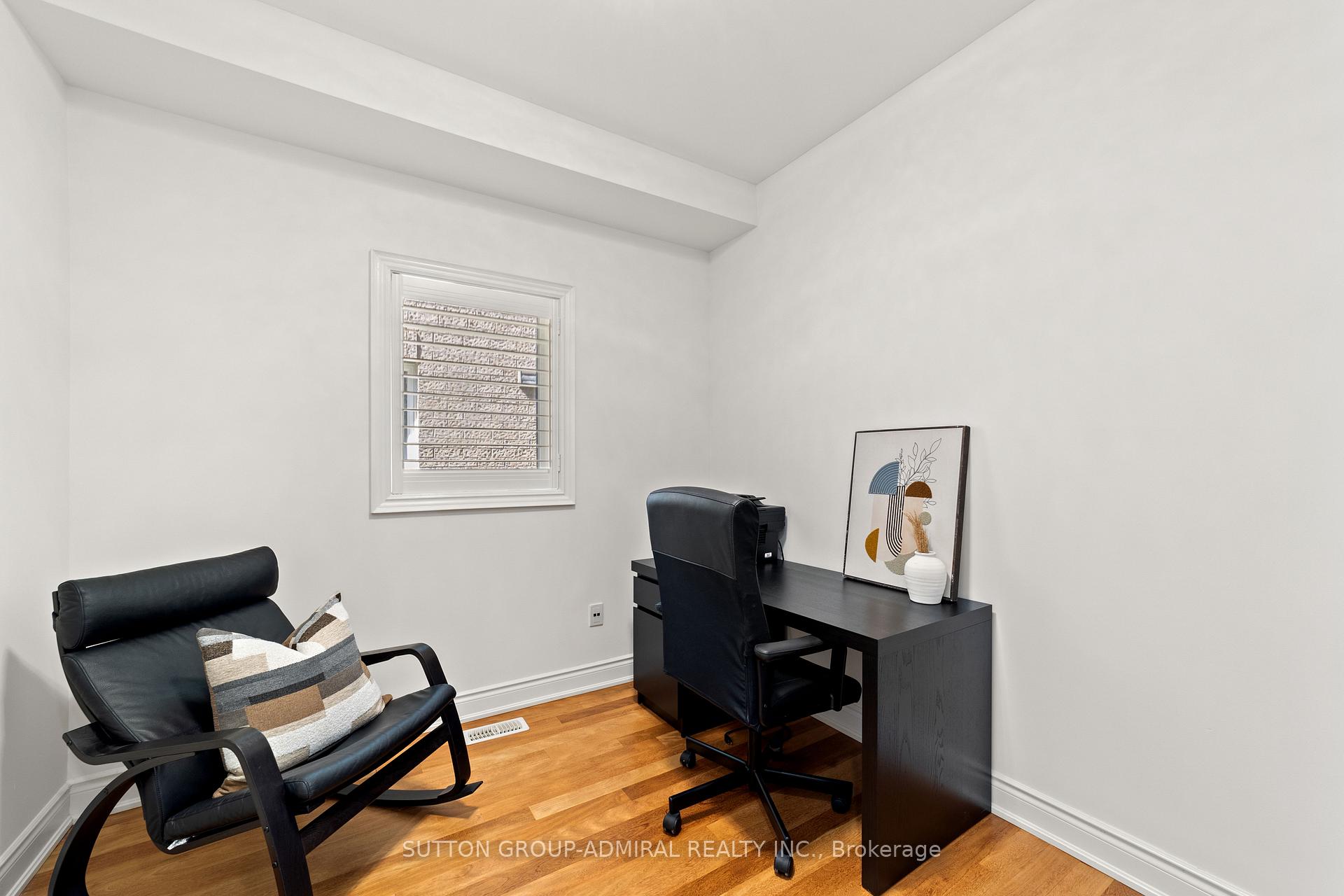 Photo 5 of 166 Ner Israel Drive, Vaughan, Patterson — HOMEH