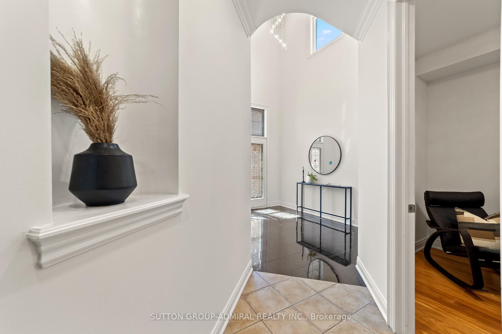 Photo 7 of 166 Ner Israel Drive, Vaughan, Patterson — HOMEH