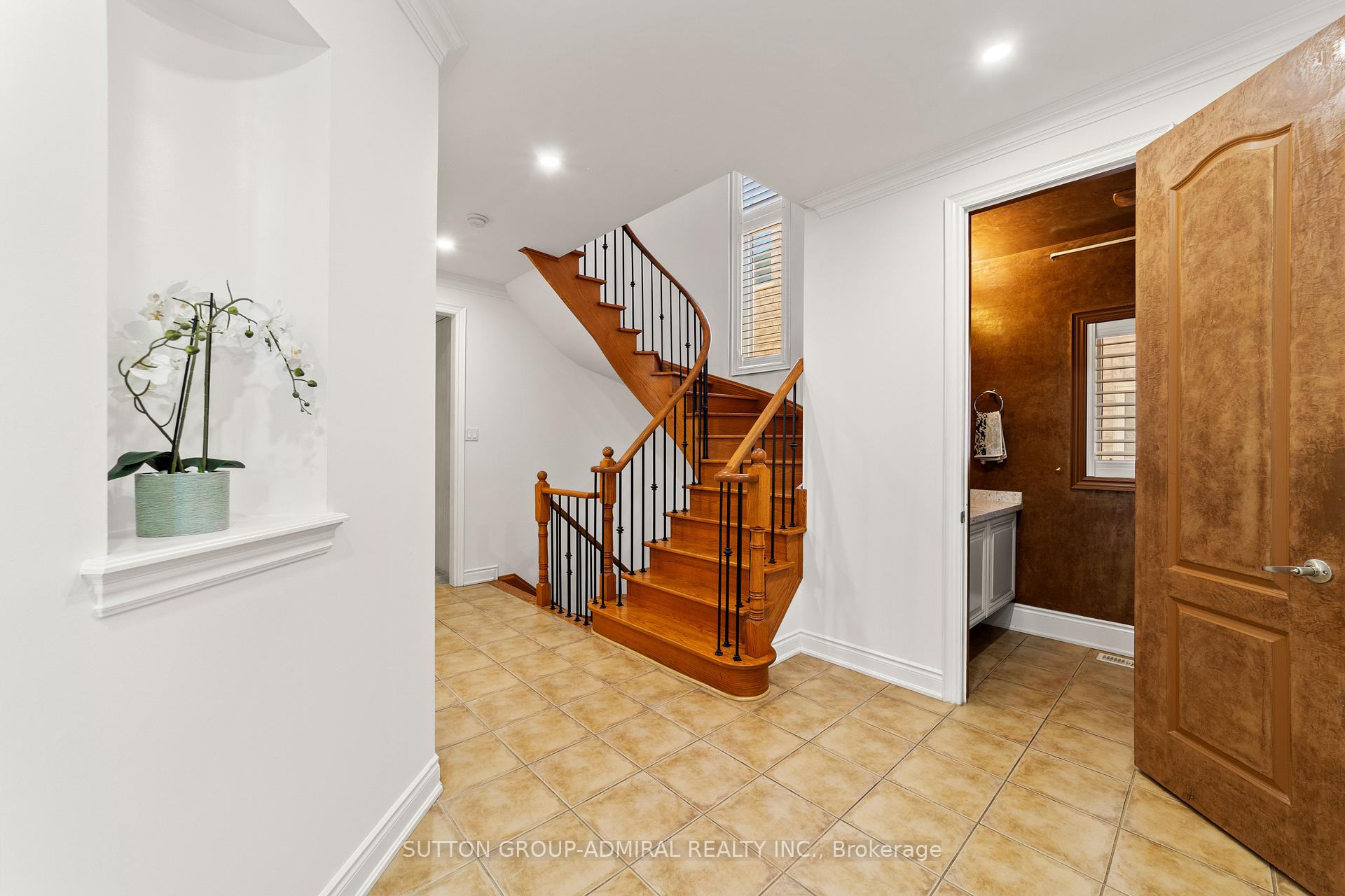 Photo 8 of 166 Ner Israel Drive, Vaughan, Patterson — HOMEH