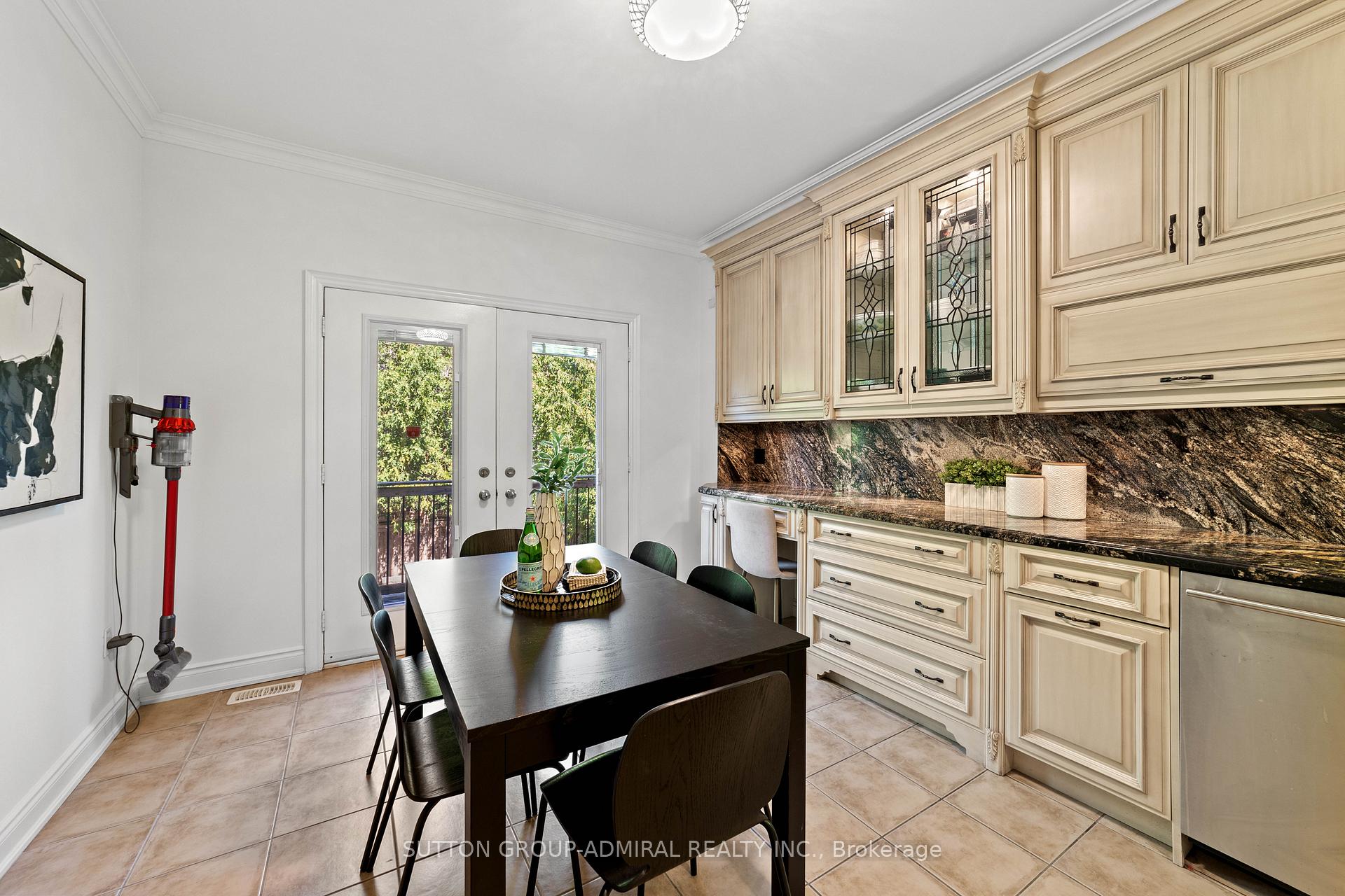 Photo 13 of 166 Ner Israel Drive, Vaughan, Patterson — HOMEH