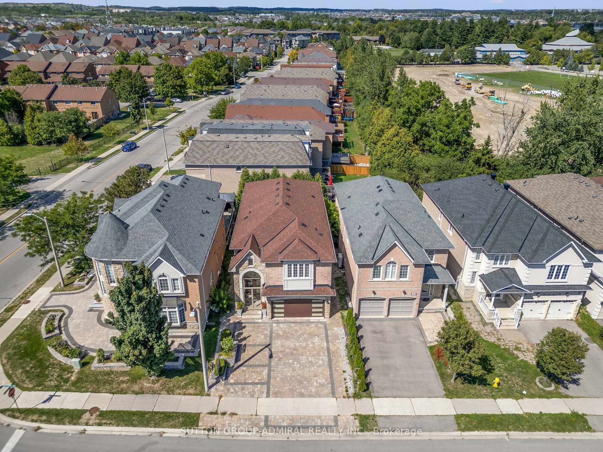 Photo 42 of 166 Ner Israel Drive, Vaughan, Patterson — HOMEH