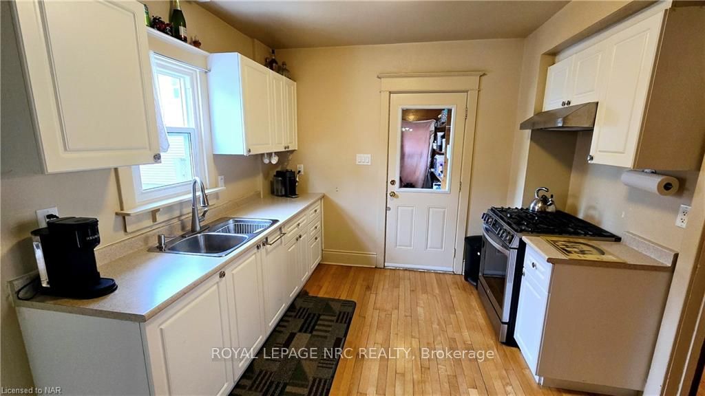 Photo 10 of 35 Victoria Street, Welland, Welland Downtown — HOMEH