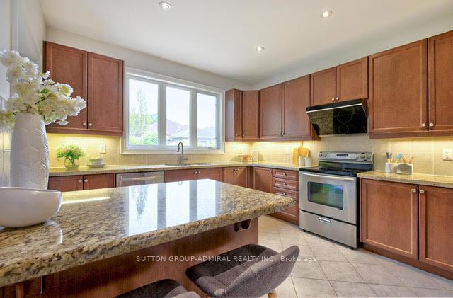 Photo 10 of 183 Tormina Boulevard, Whitby, Taunton North — HOMEH