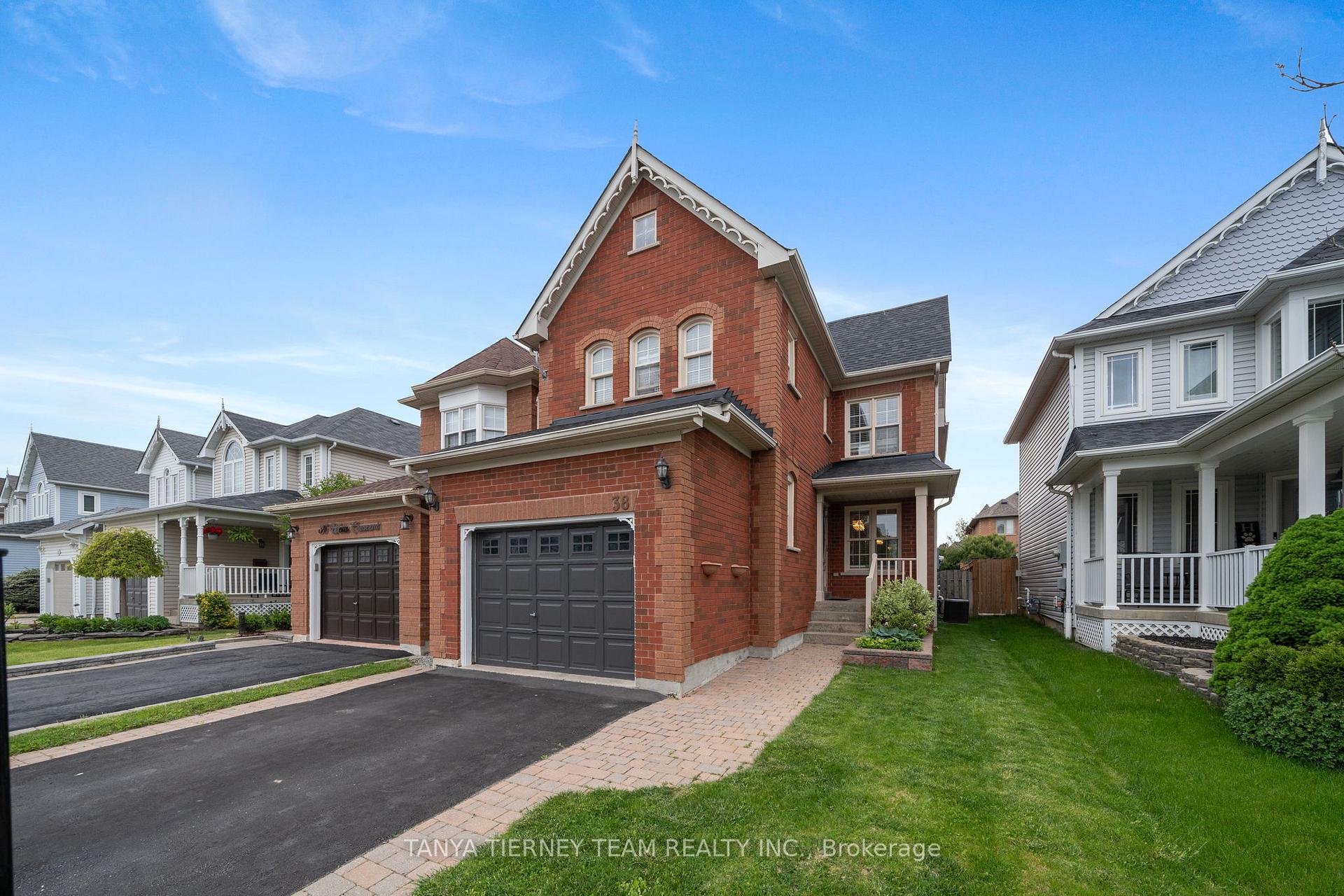 Photo 1 of 38 Wells Crescent, Whitby, Brooklin — HOMEH