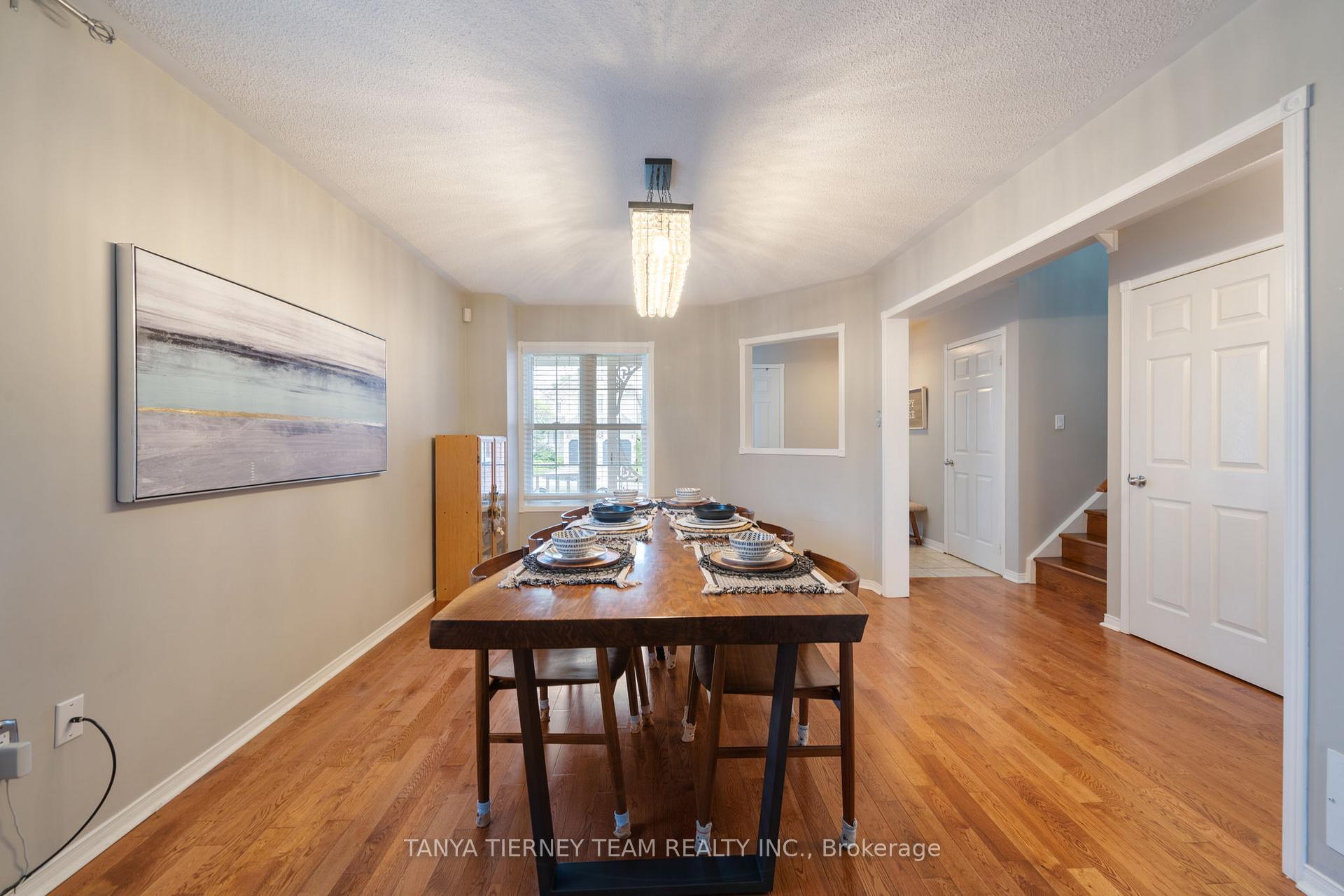 Photo 13 of 38 Wells Crescent, Whitby, Brooklin — HOMEH