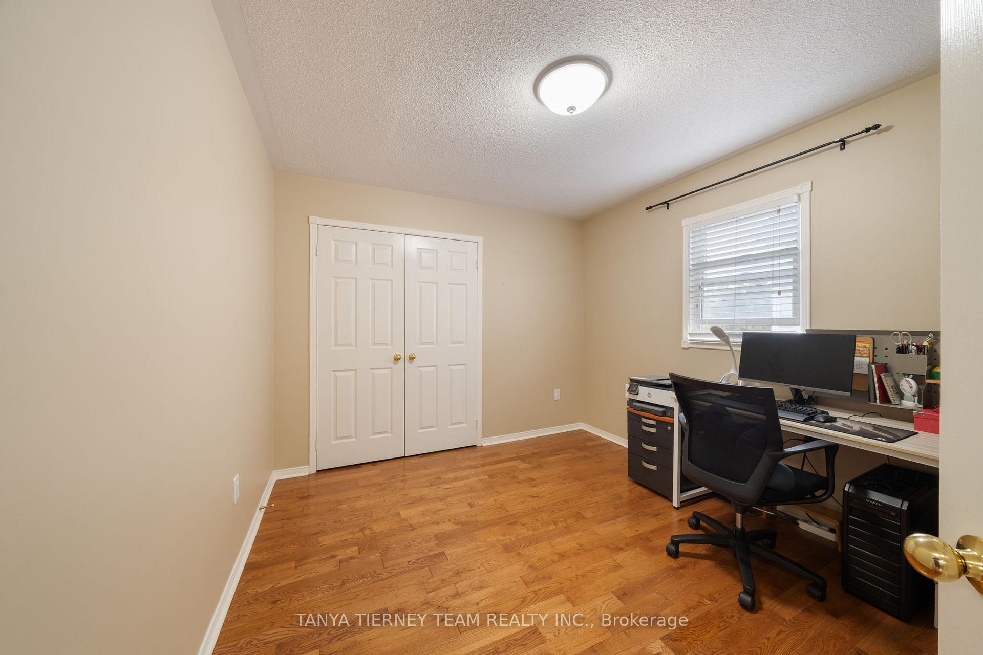 Photo 21 of 38 Wells Crescent, Whitby, Brooklin — HOMEH