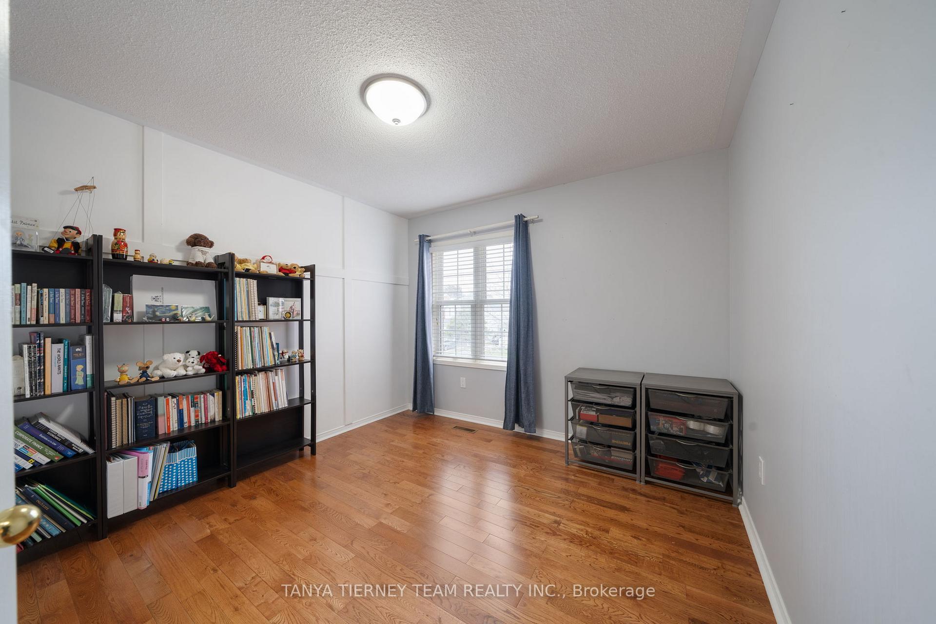 Photo 22 of 38 Wells Crescent, Whitby, Brooklin — HOMEH