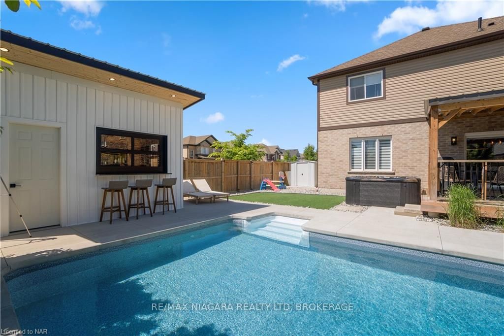 Photo 12 of 106 Spruce Crescent, Welland, Coyle Creek — HOMEH